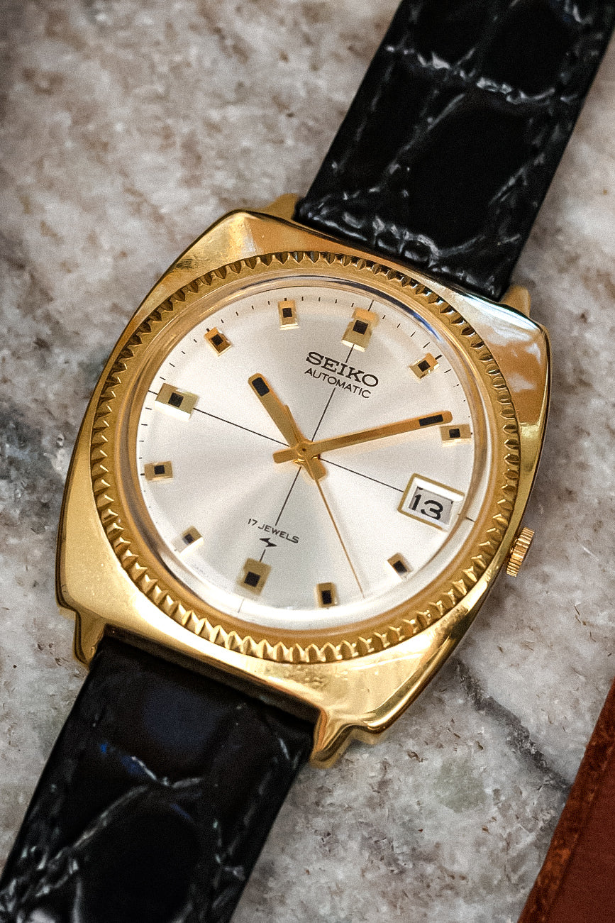 1969 Daini Seiko Fluted Cushion Crosshair Calendar - Image 3