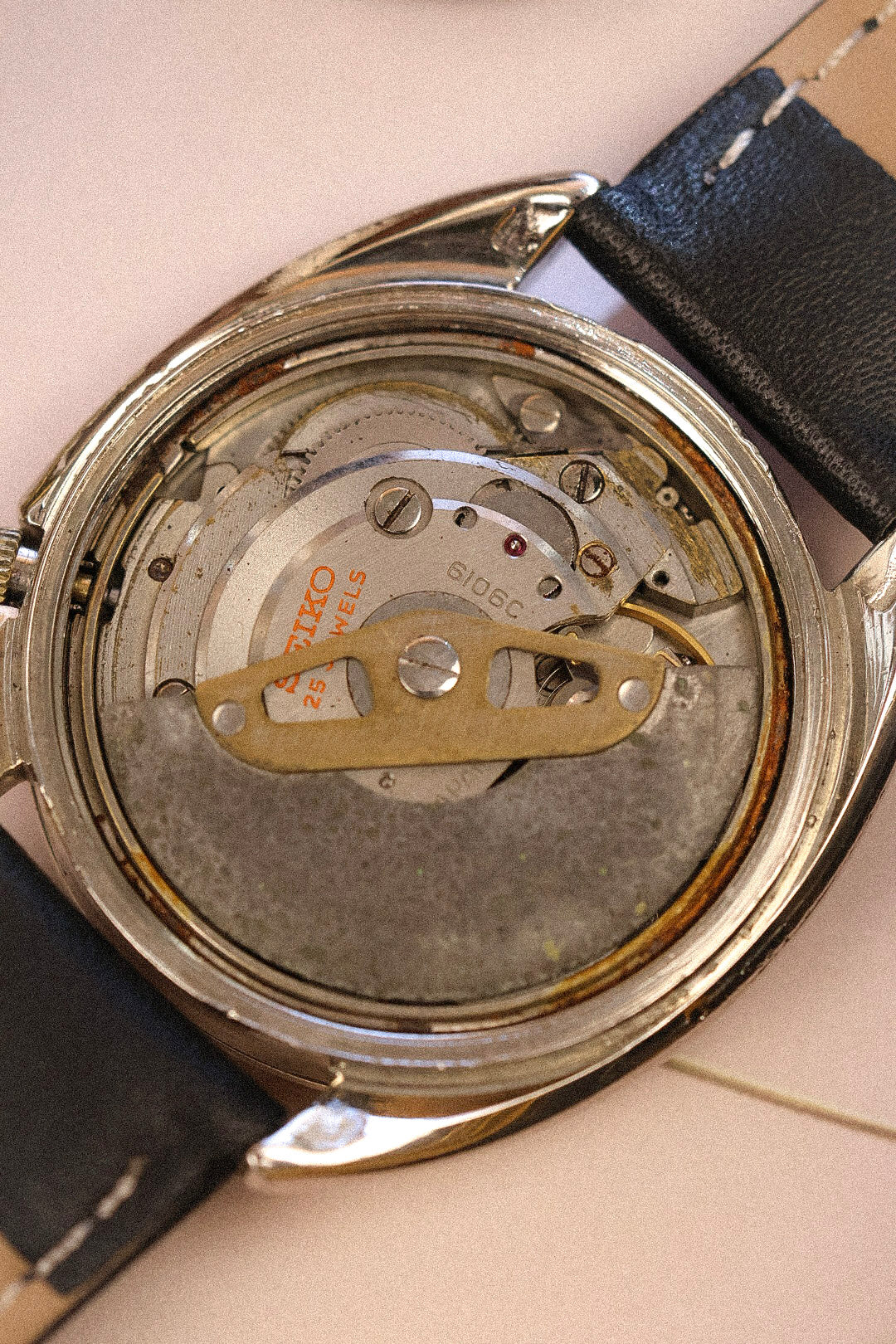 1970 Seiko DX Automatic Crosshair Dial Arabic Day-Date - Image 8