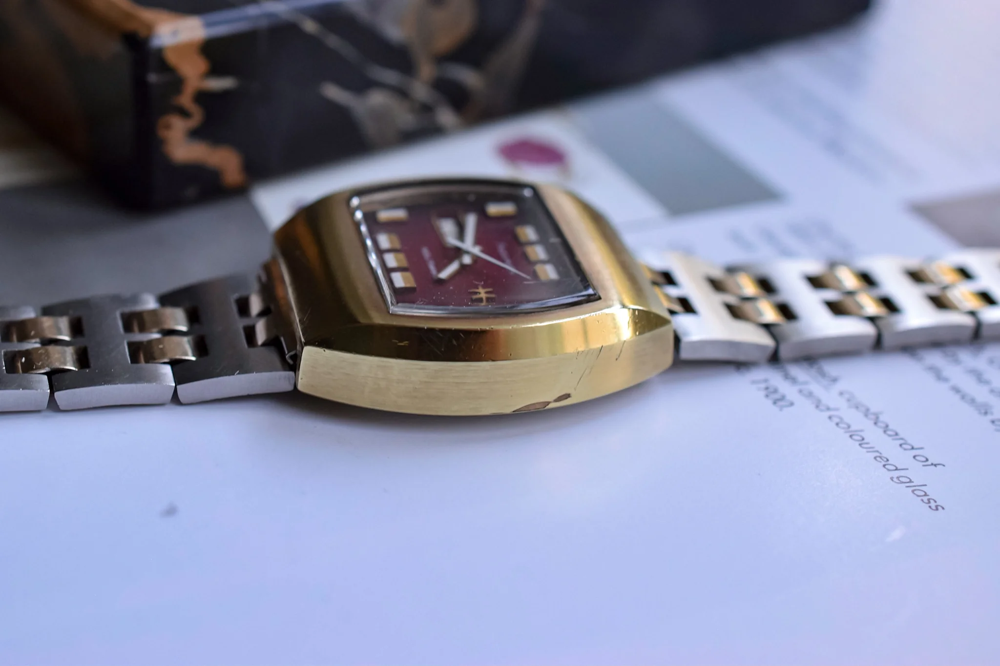 1970s Hamilton Escort Burgundy Dial TV - Image 4
