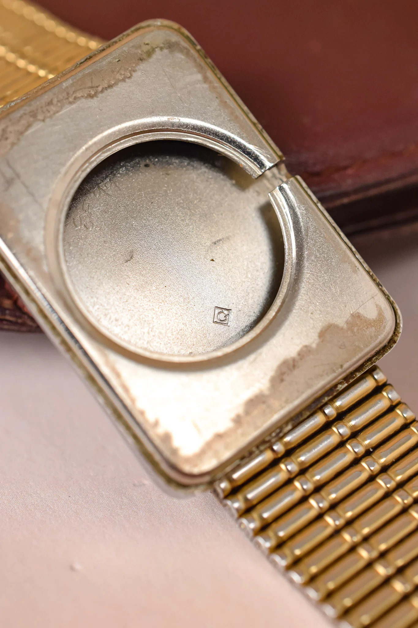 1970s Hamilton Mechanical Venetian Dial Tank - Image 14