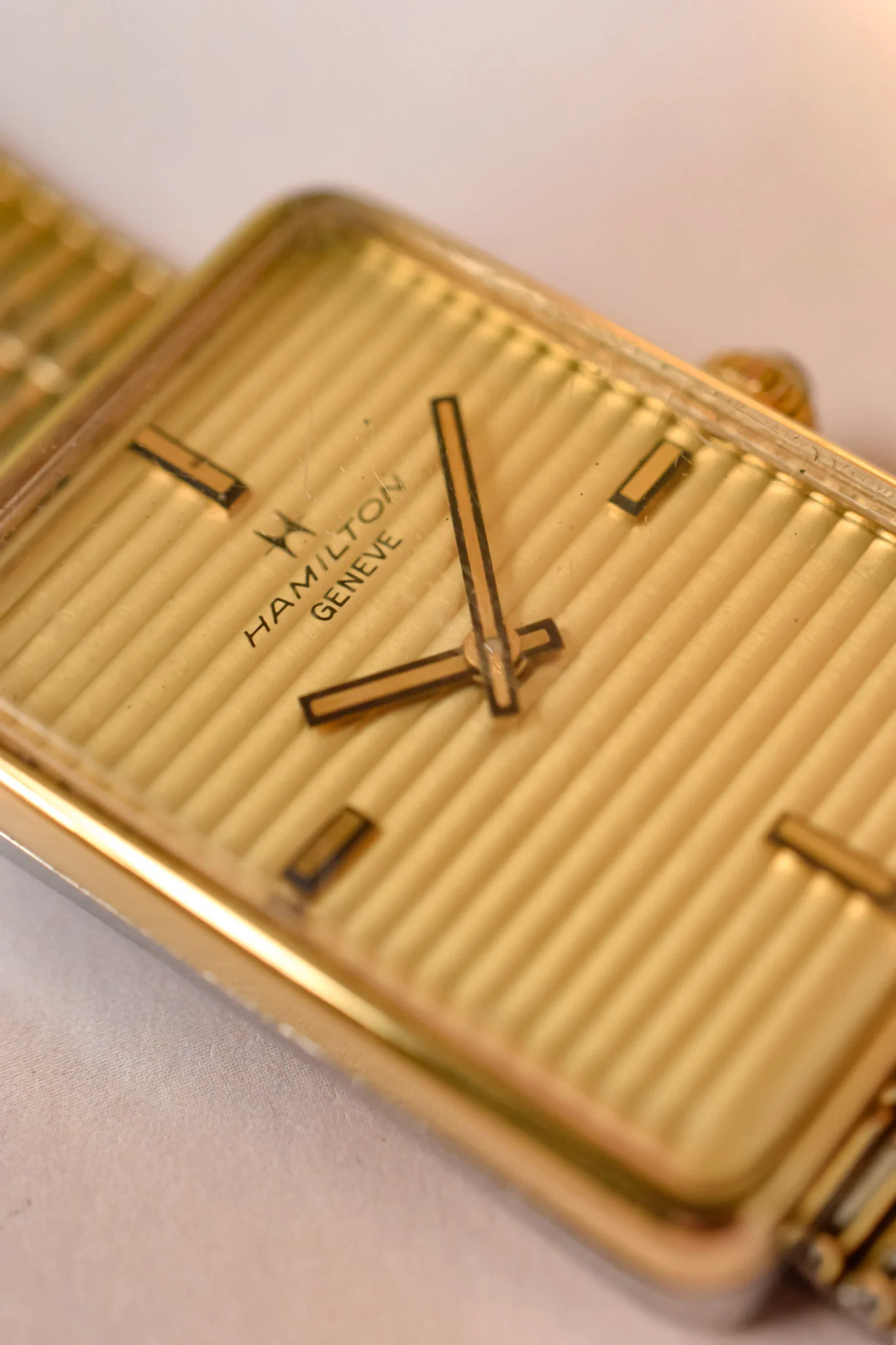 1970s Hamilton Mechanical Venetian Dial Tank - Image 4