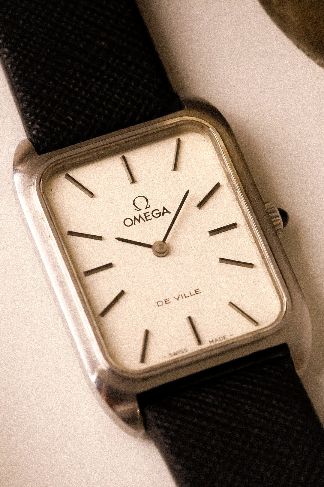 1970s Mechanical Omega De Ville Steel Tank - Image 3