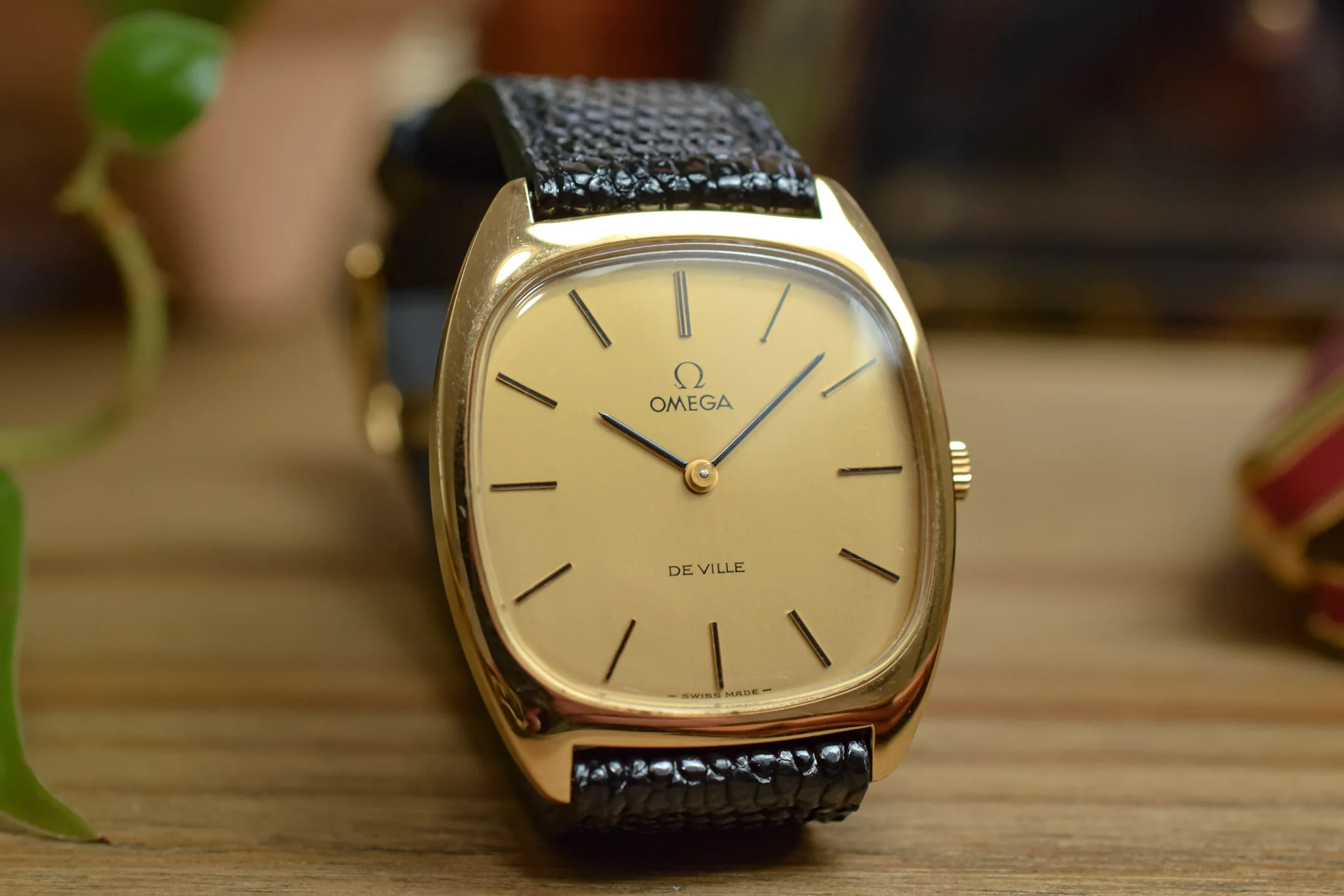 1970s Omega De Ville Champagne Tonneau - Image 3