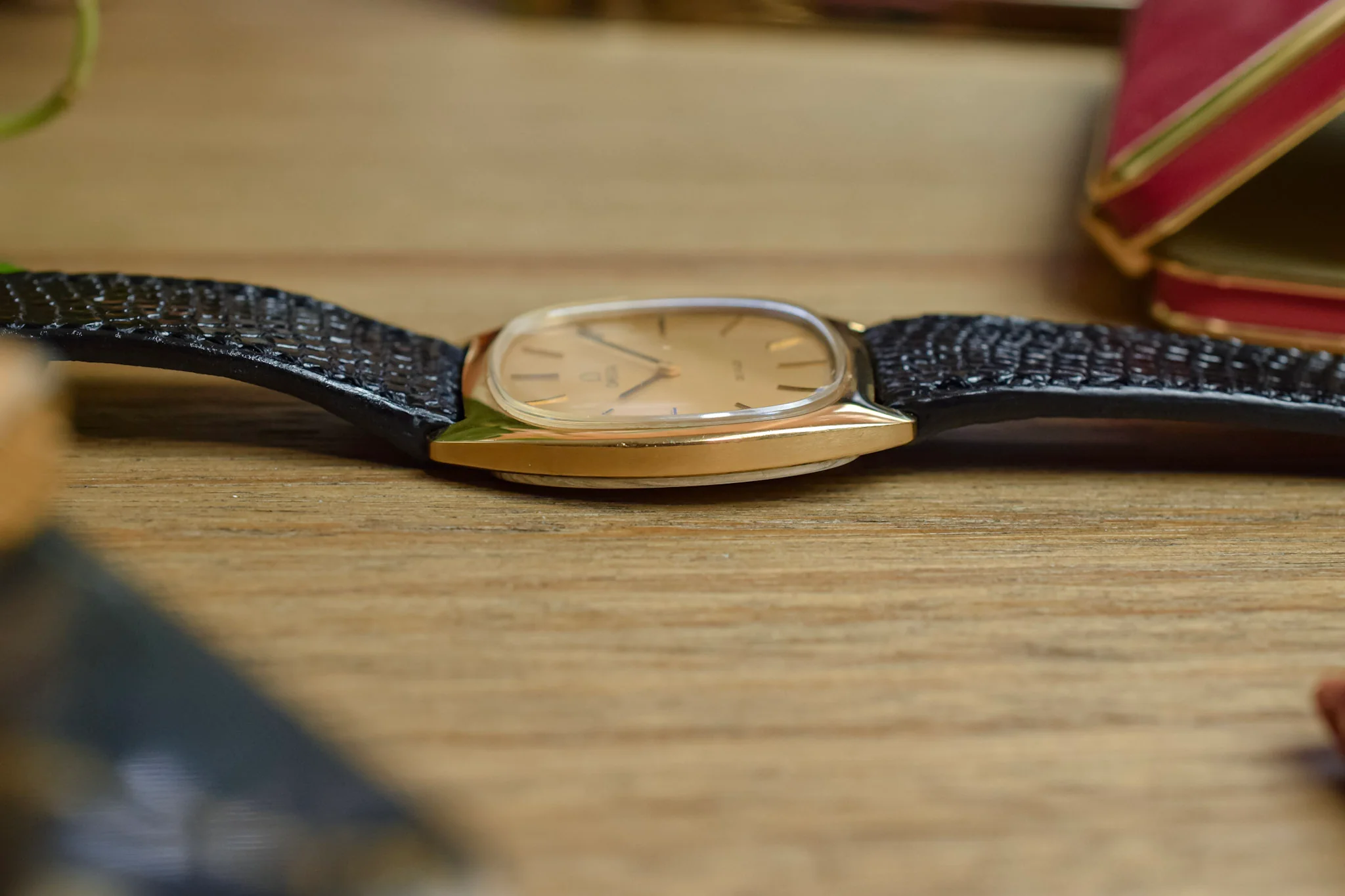 1970s Omega De Ville Champagne Tonneau - Image 5