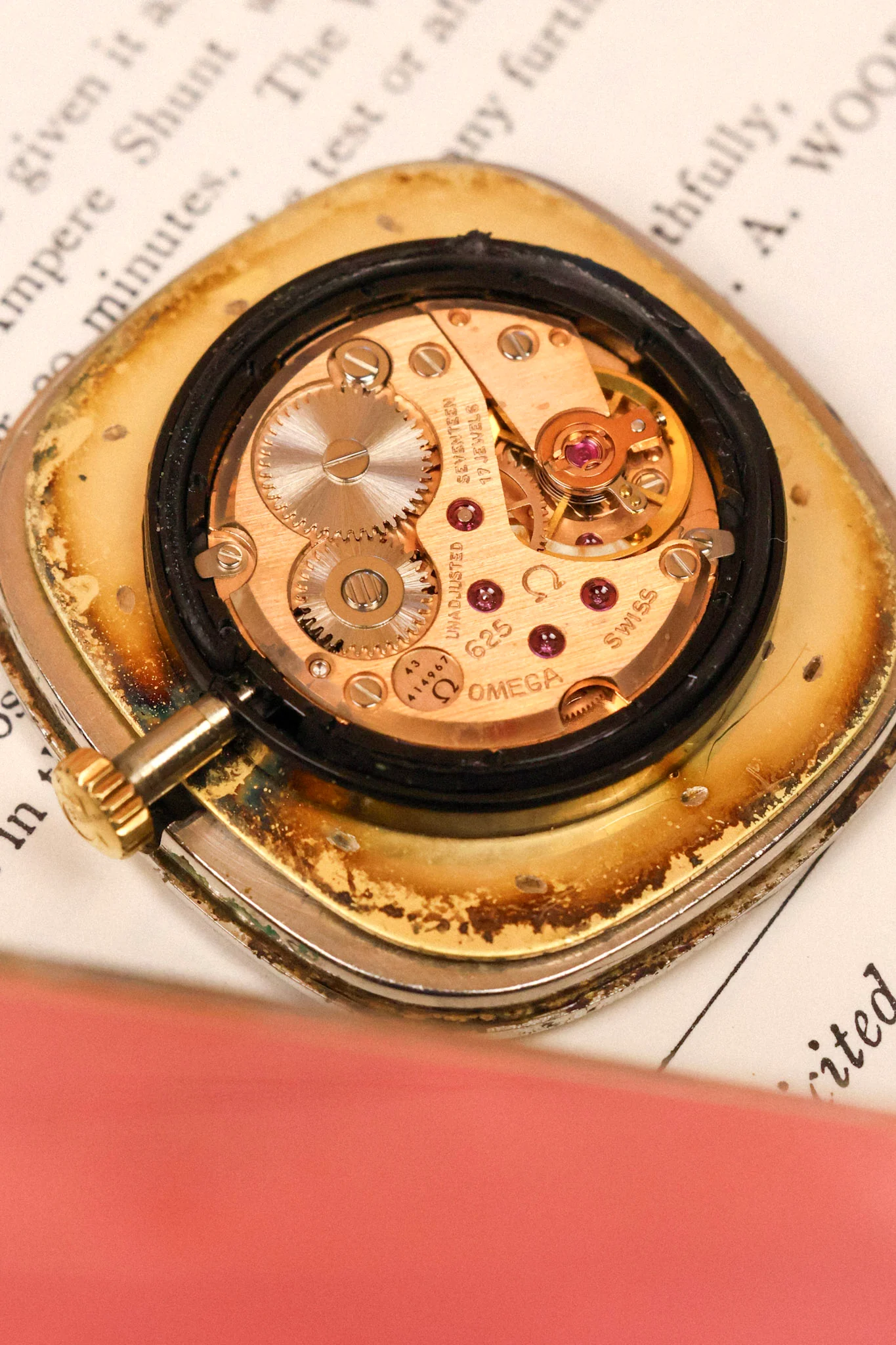 1970s Omega De Ville Golden Hobnail Motif Ellipse - Image 11