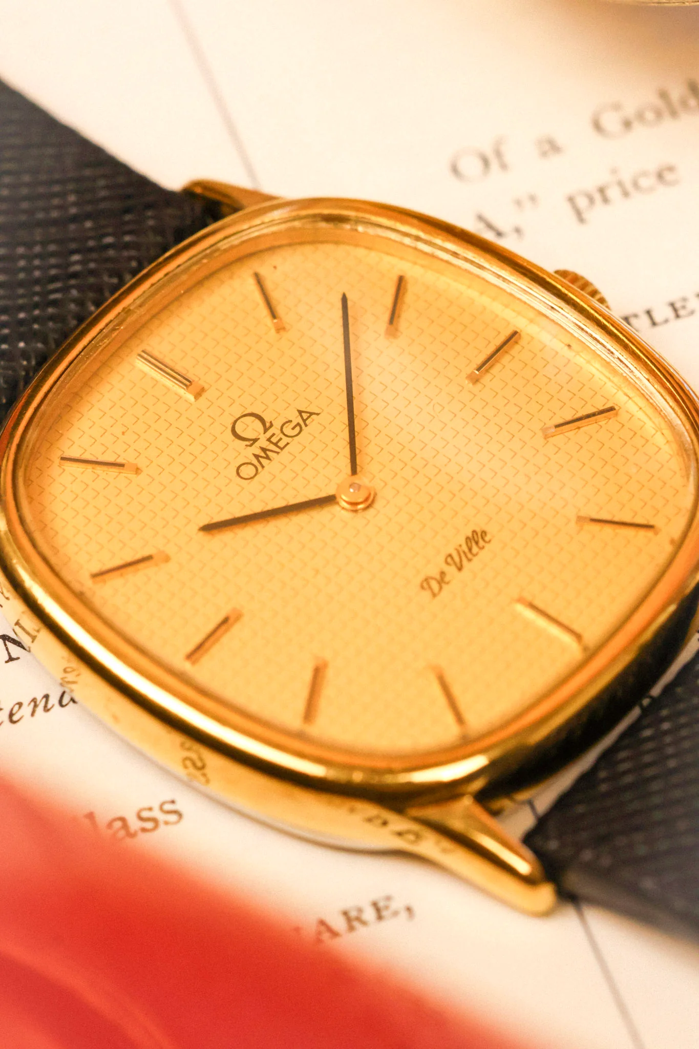 1970s Omega De Ville Golden Hobnail Motif Ellipse - Image 3