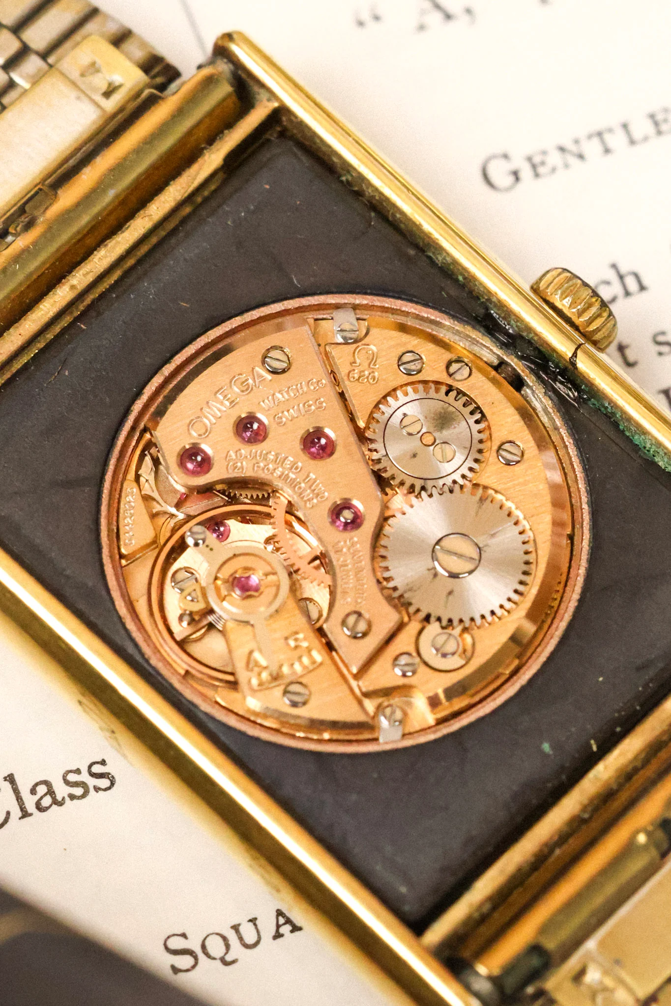 1970s Omega De Ville Golden Quadrant Jumbo Tank - Image 9