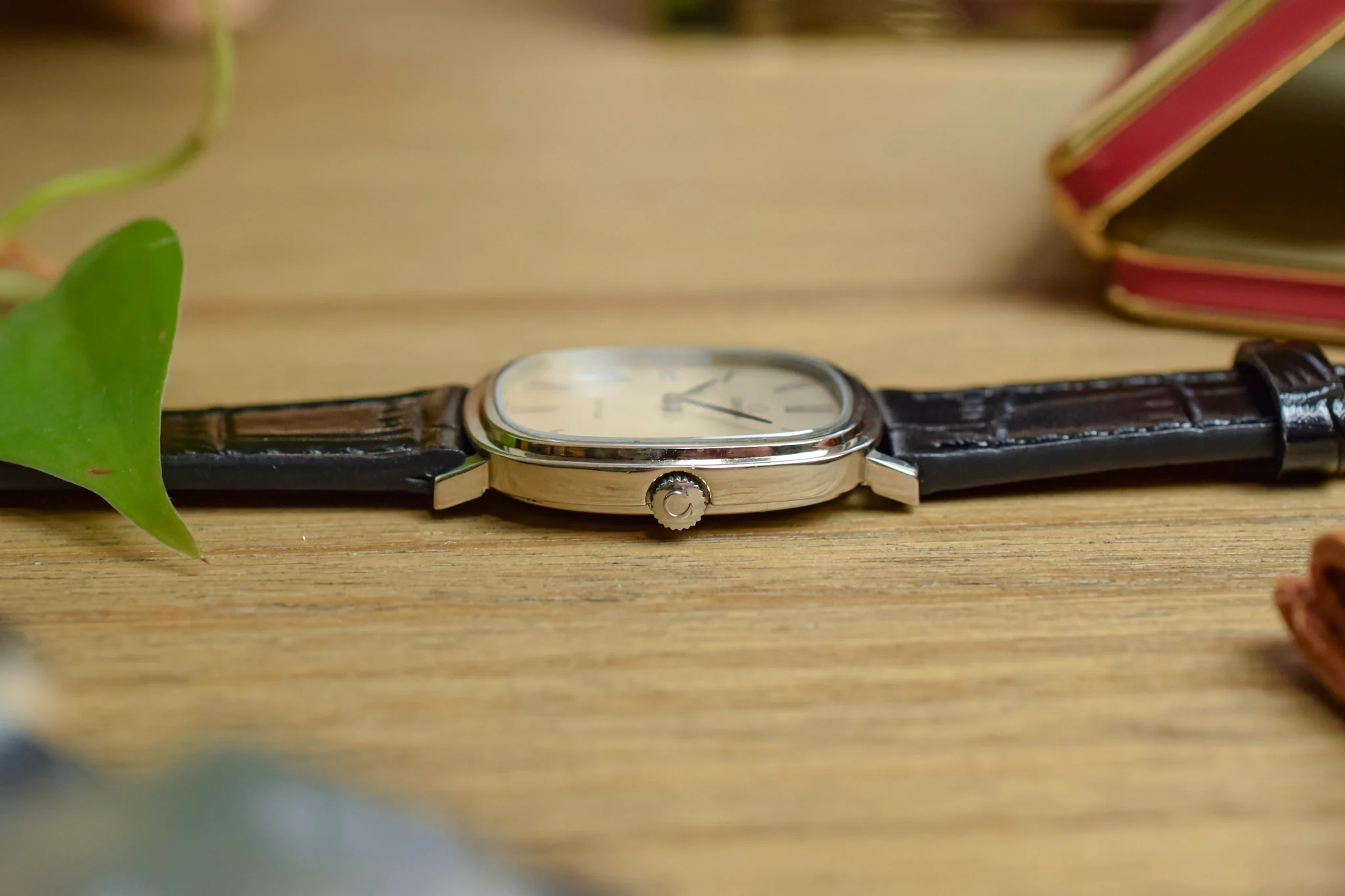 1970s Omega De Ville Roman Steel Ellipse - Image 4