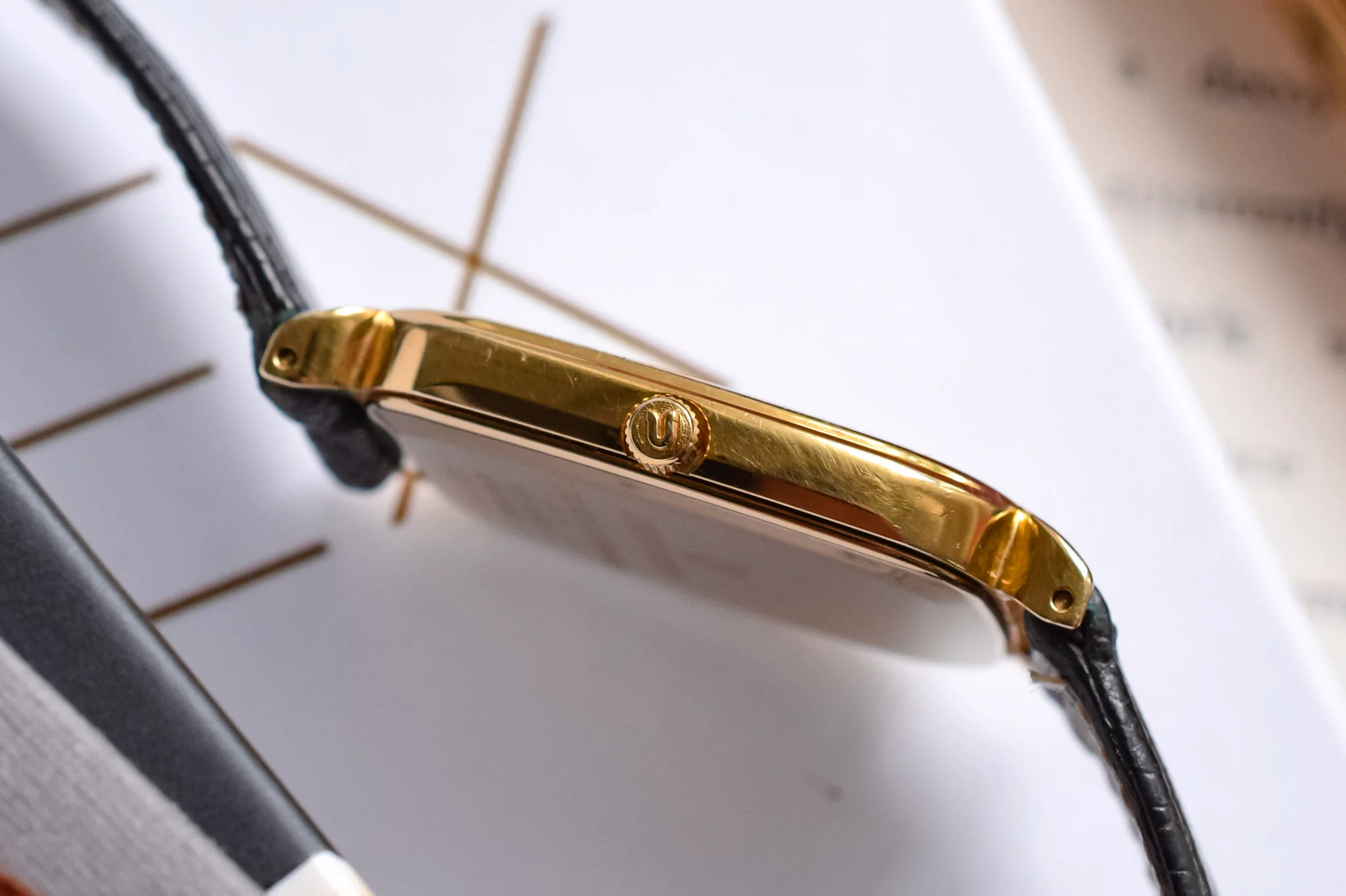 1990s Universal Geneve Bullhorn - Image 4