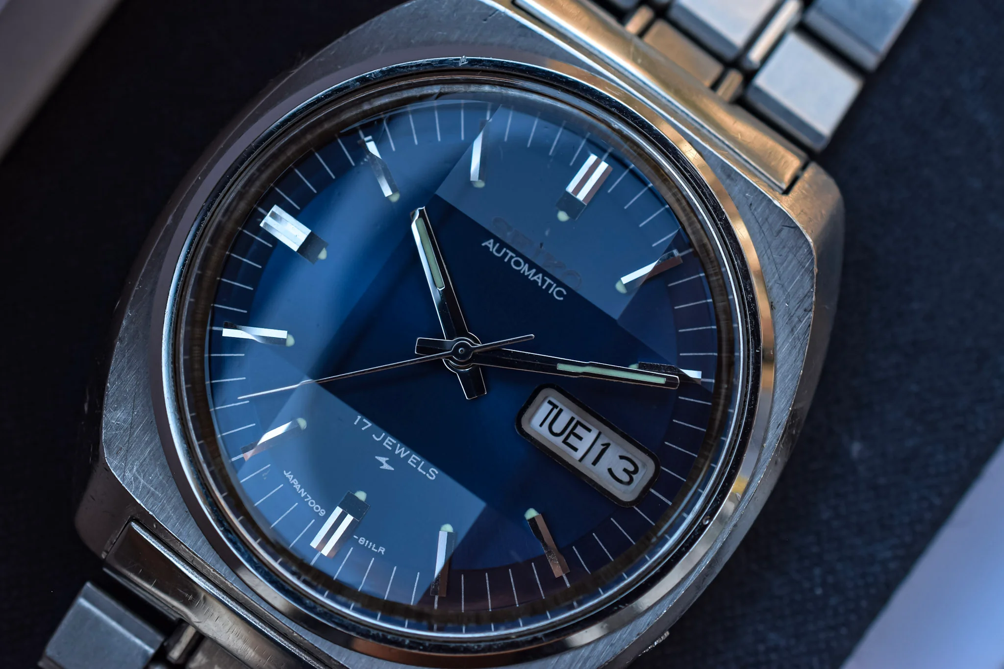 1976 Seiko Automatic Blue Dial Faceted Crystal Day/Date Watch - Image 2
