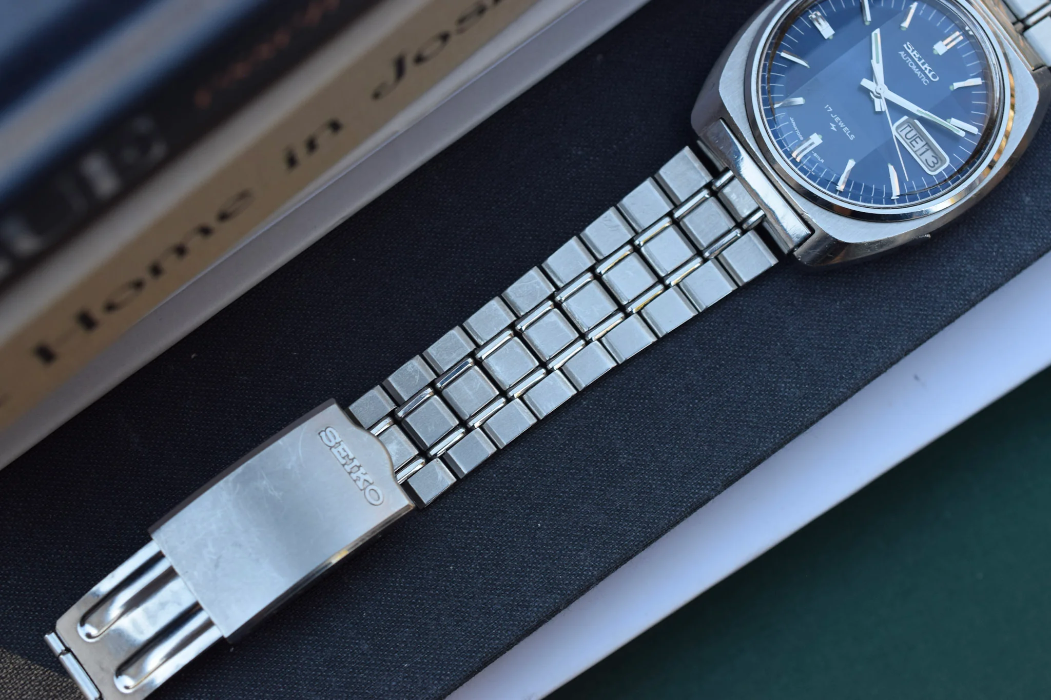 1976 Seiko Automatic Blue Dial Faceted Crystal Day/Date Watch - Image 6