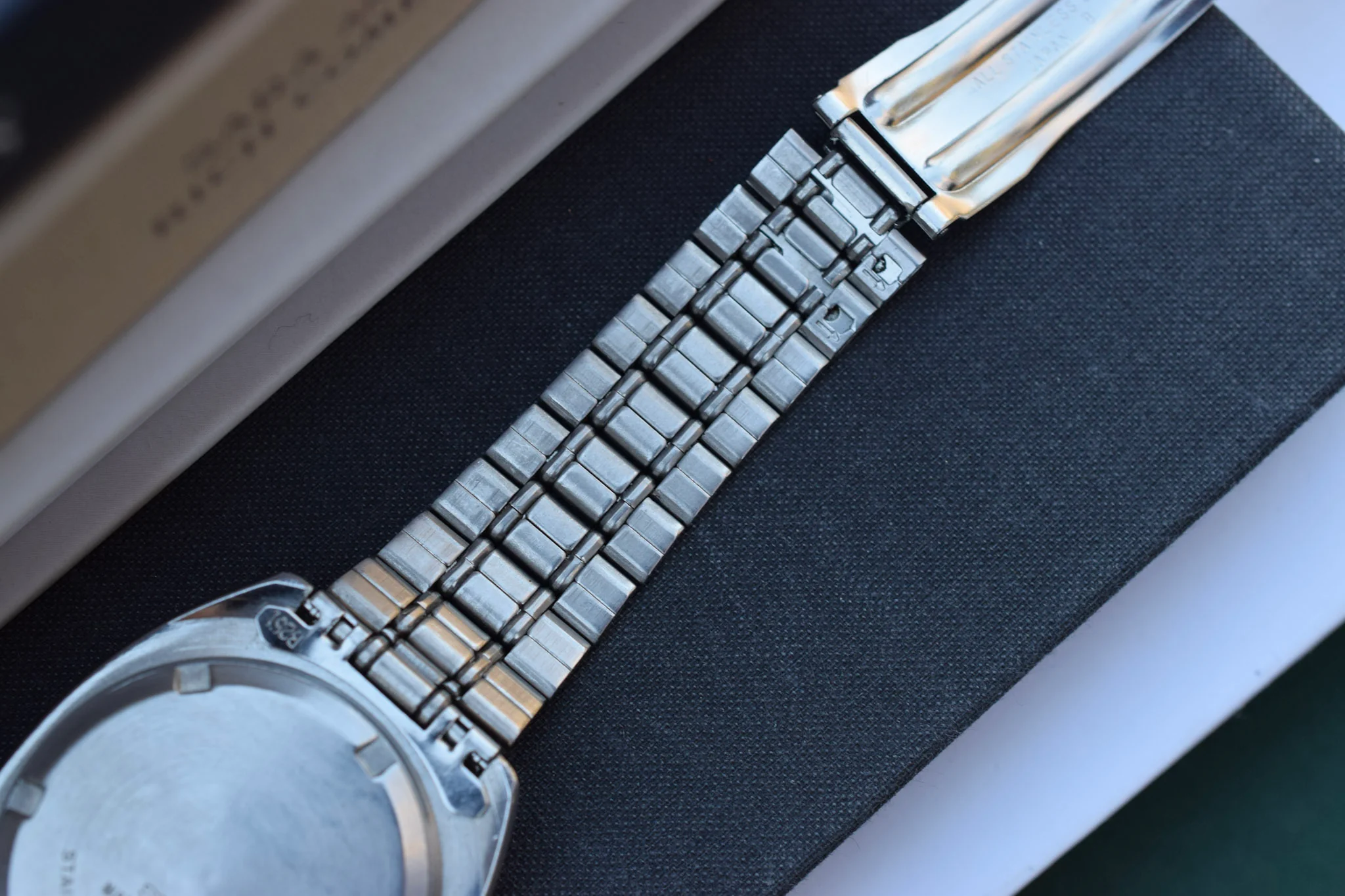 1976 Seiko Automatic Blue Dial Faceted Crystal Day/Date Watch - Image 8