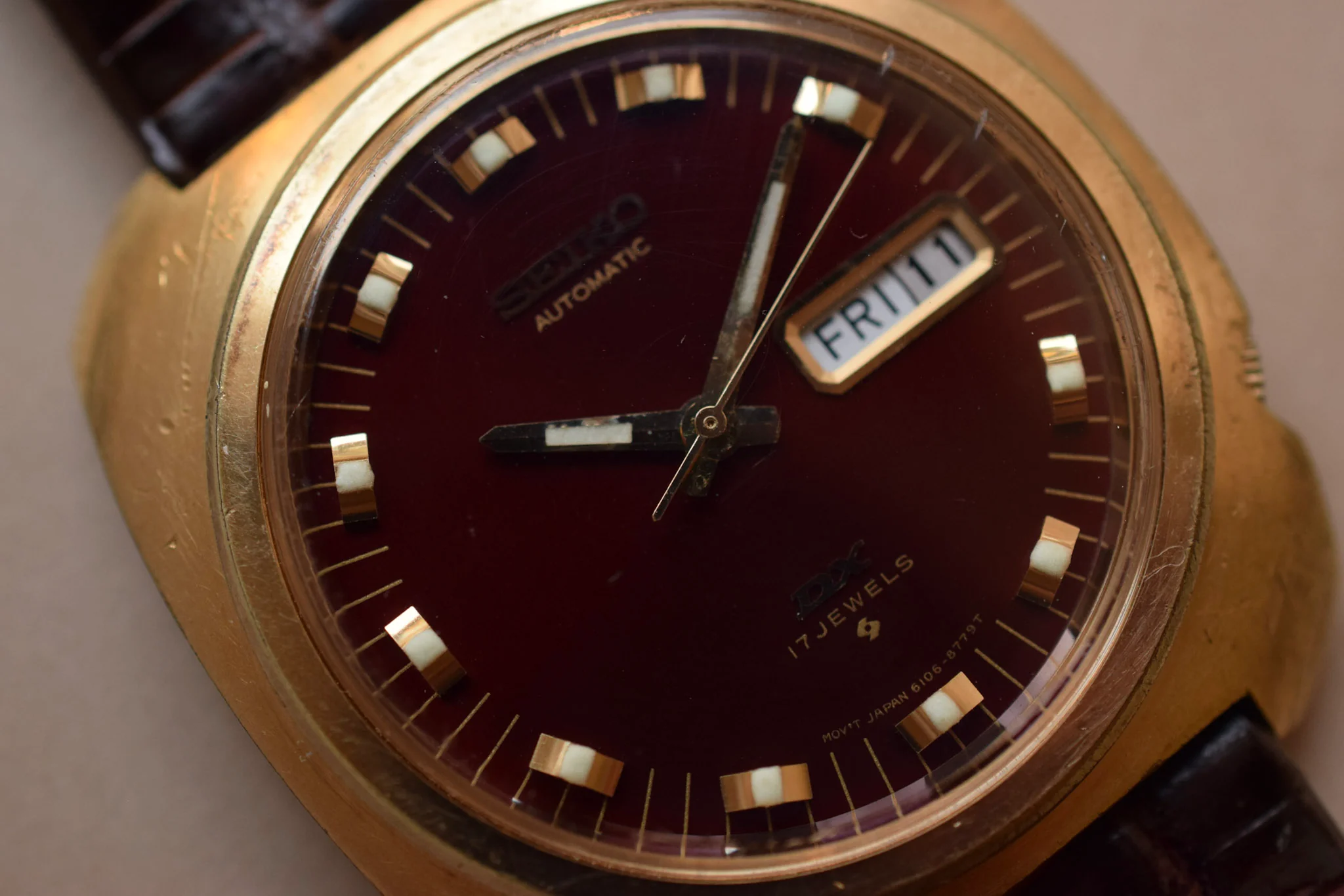1976 Seiko Crimson DX Cushion Day-Date - Image 3