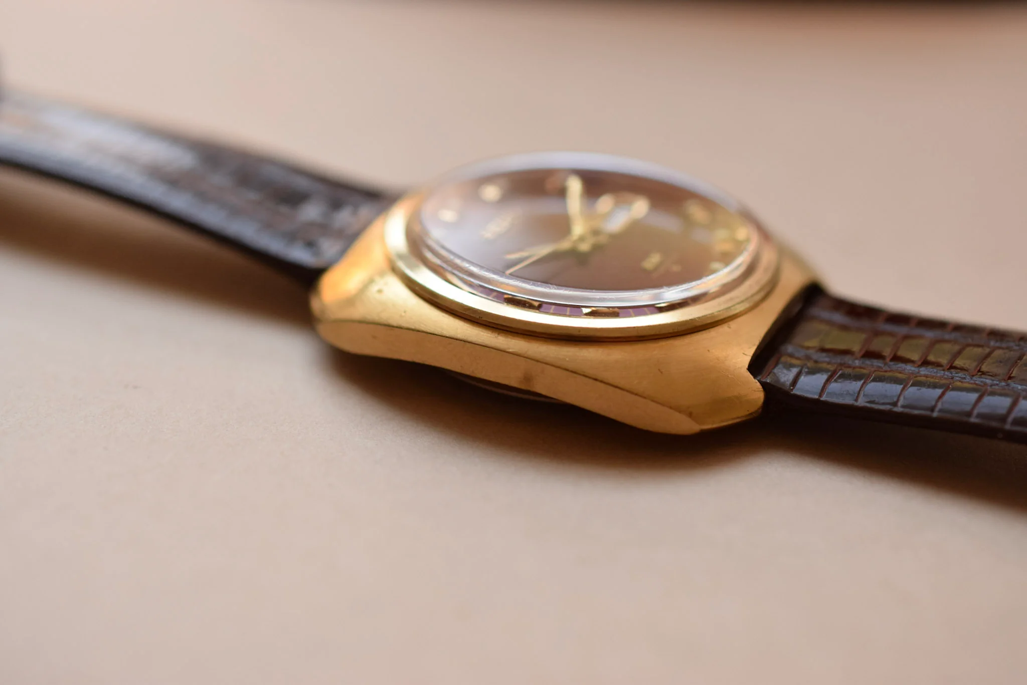 1976 Seiko Crimson DX Cushion Day-Date - Image 5