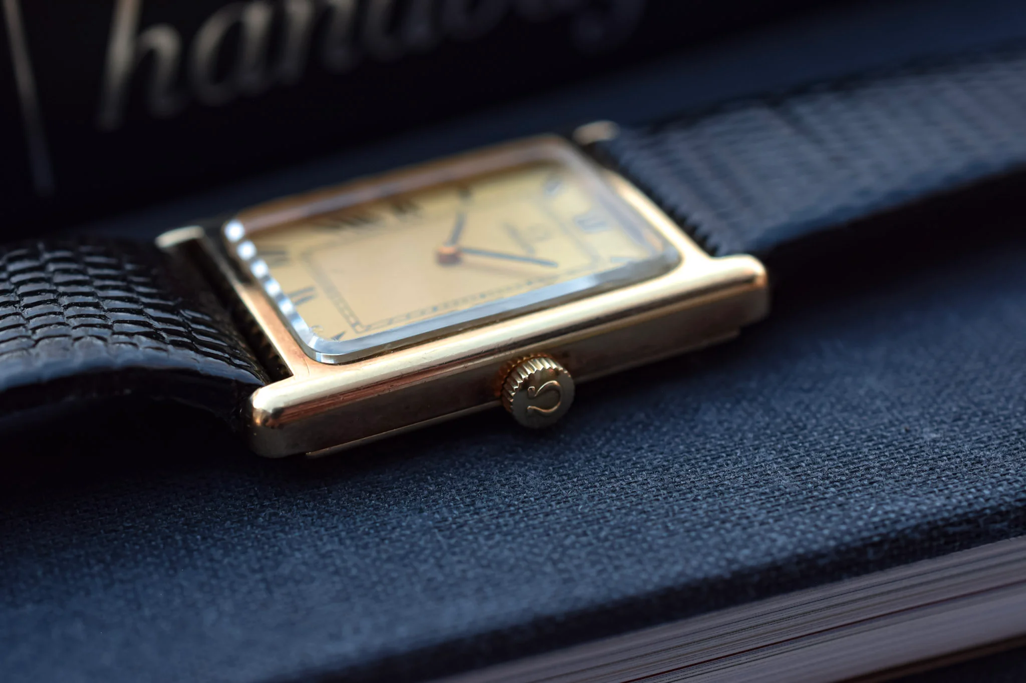 1978 14K Solid Gold Mechanical Omega Tank - Image 3
