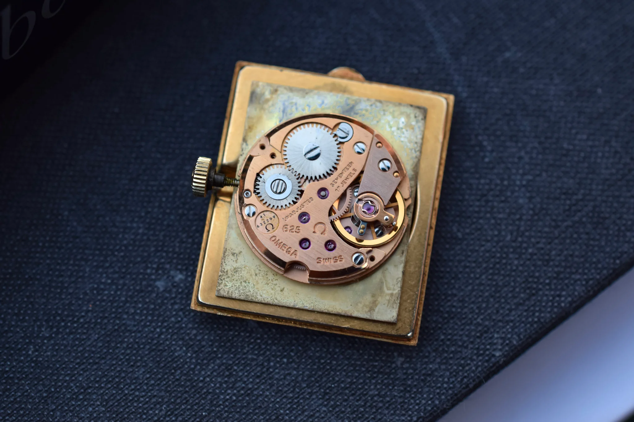 1978 14K Solid Gold Mechanical Omega Tank - Image 7
