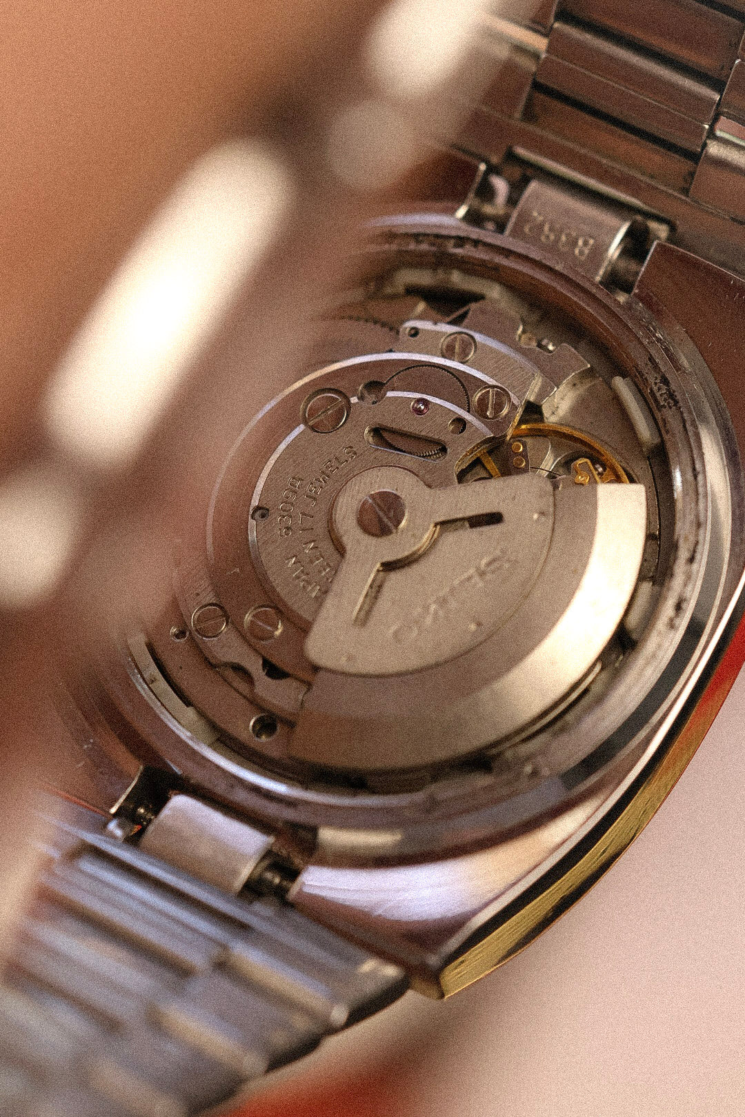 1978 Seiko 5 Automatic Recessed Dial Arabic Day-Date TV - Image 11