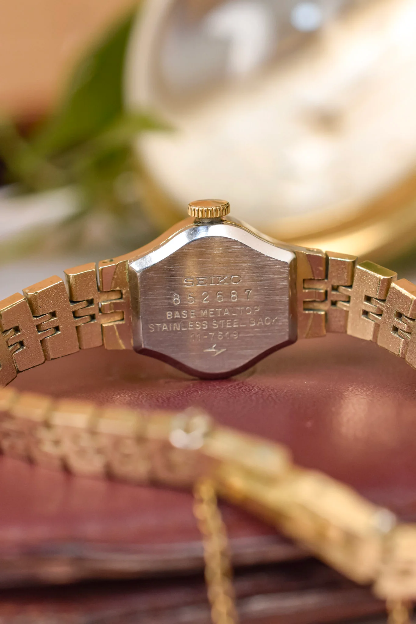 1978 Seiko Mechanical Mini Golden Snowflake Ellipse - Image 7