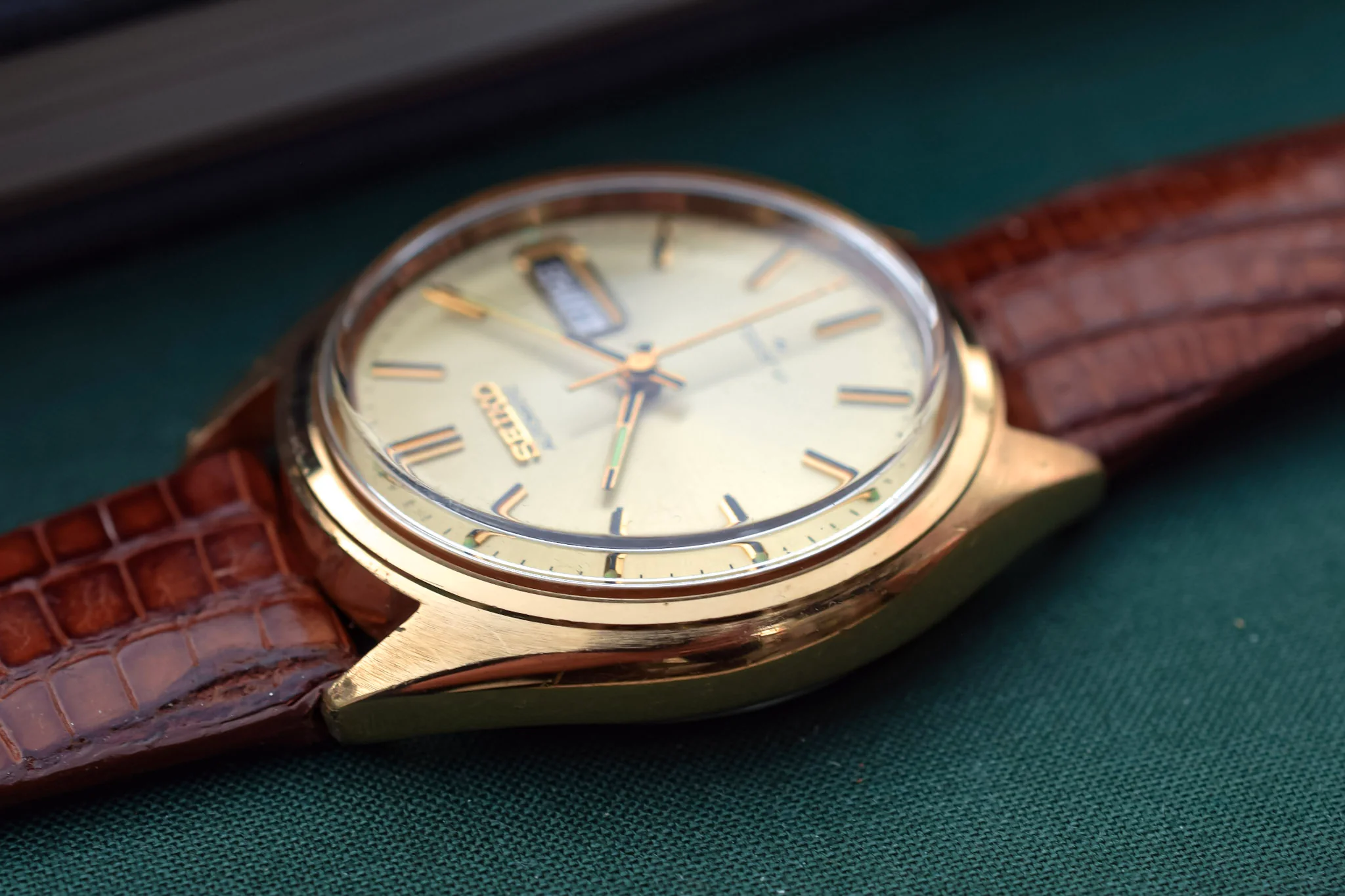 1980 Seiko Automatic Gold-Tone Day/Date Watch - Image 4