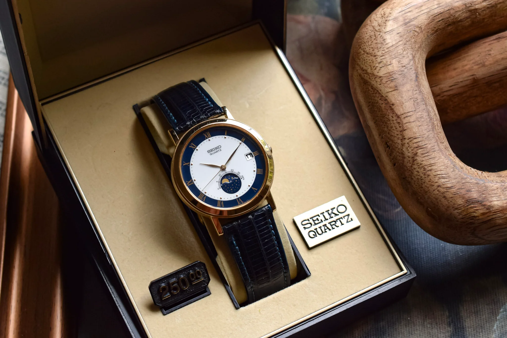 1980 Seiko Moonphase - Image 11
