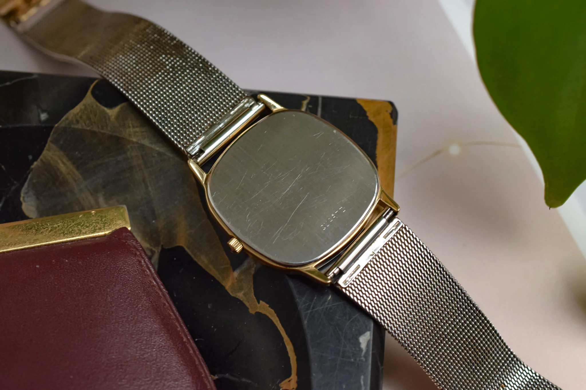 1980s Omega De Ville Golden TV - Image 14
