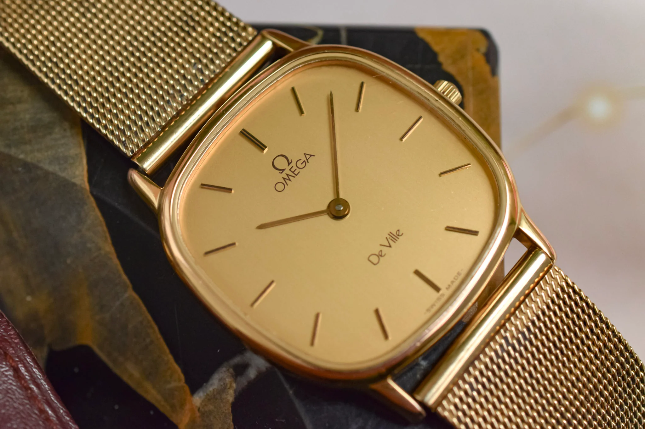 1980s Omega De Ville Golden TV - Image 4