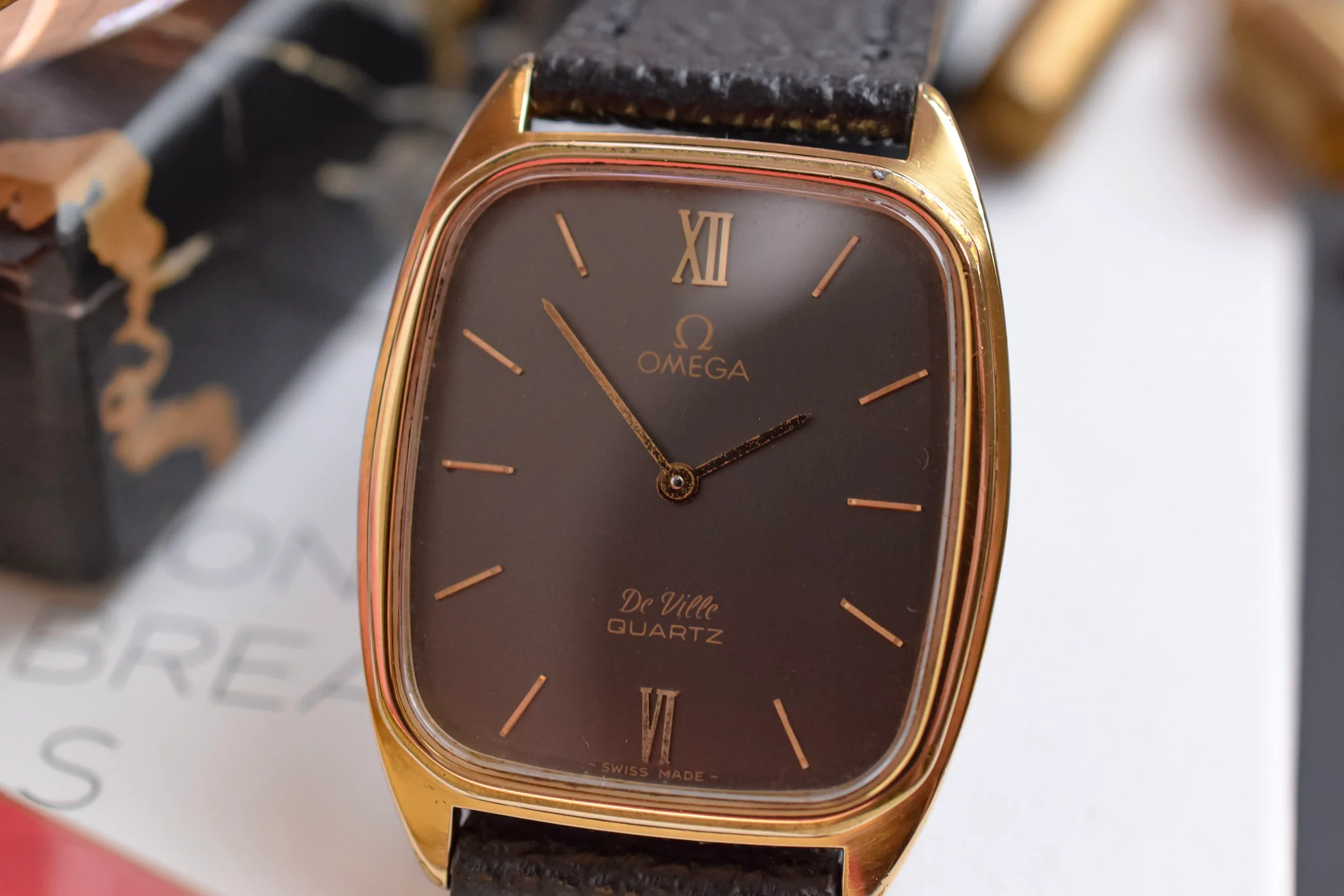 1980s Omega De Ville Quartz Ghost Gray Ellipse - Image 3