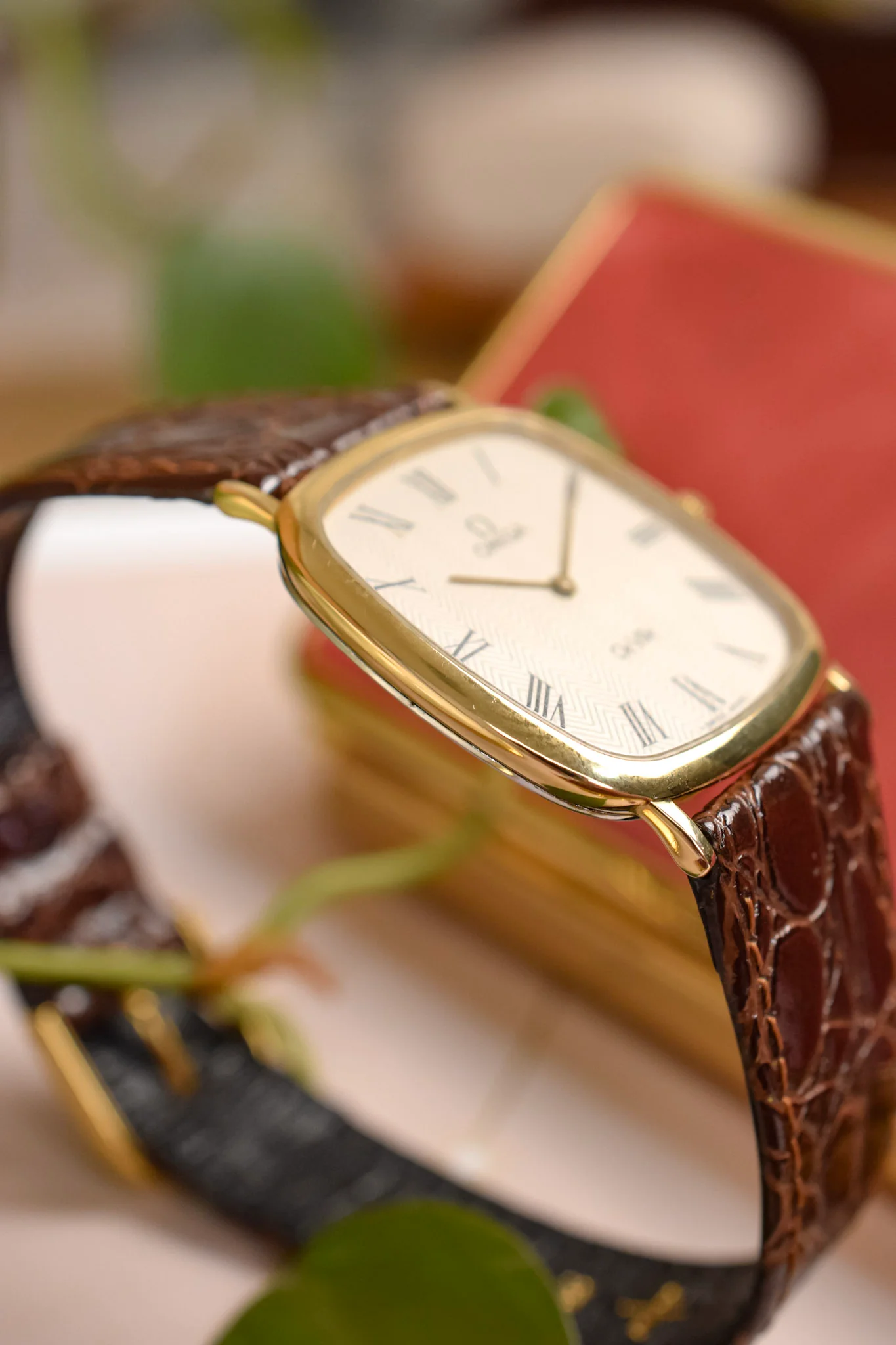 1980s Omega De Ville Quartz Herringbone Roman TV - Image 9