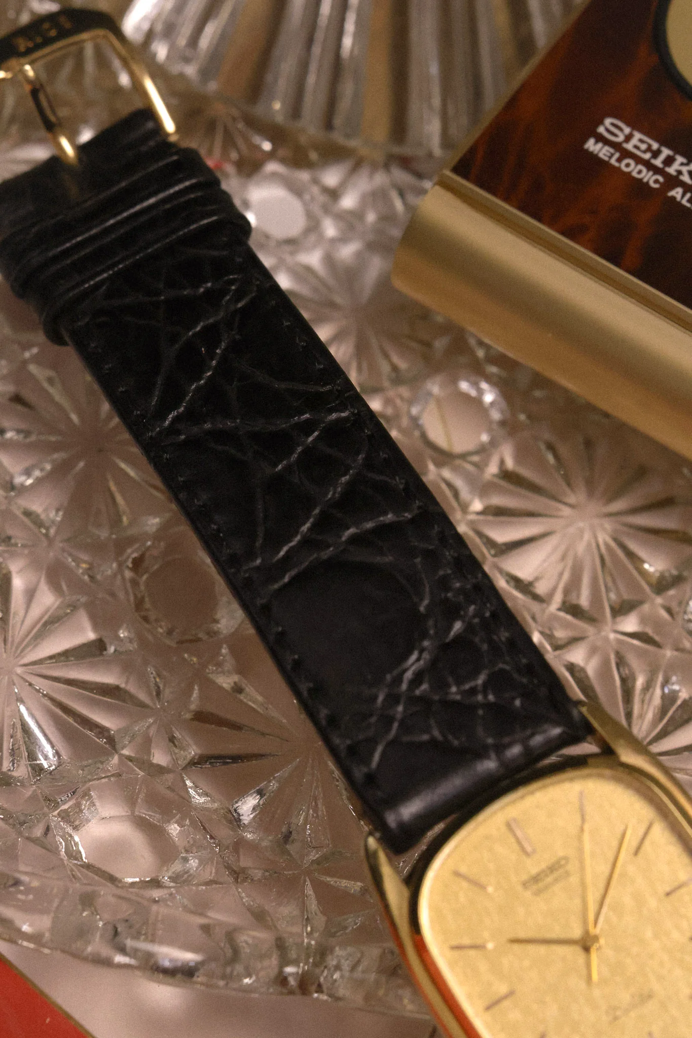 1981 Seiko Dolce Golden Snowflake Ellipse - Image 7