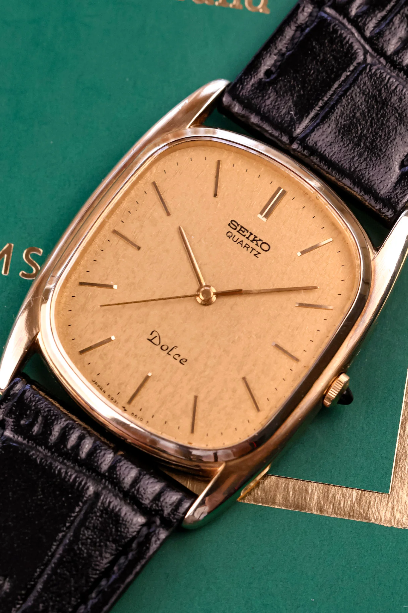 1981 Seiko Dolce Golden Snowflake Ellipse - Image 3