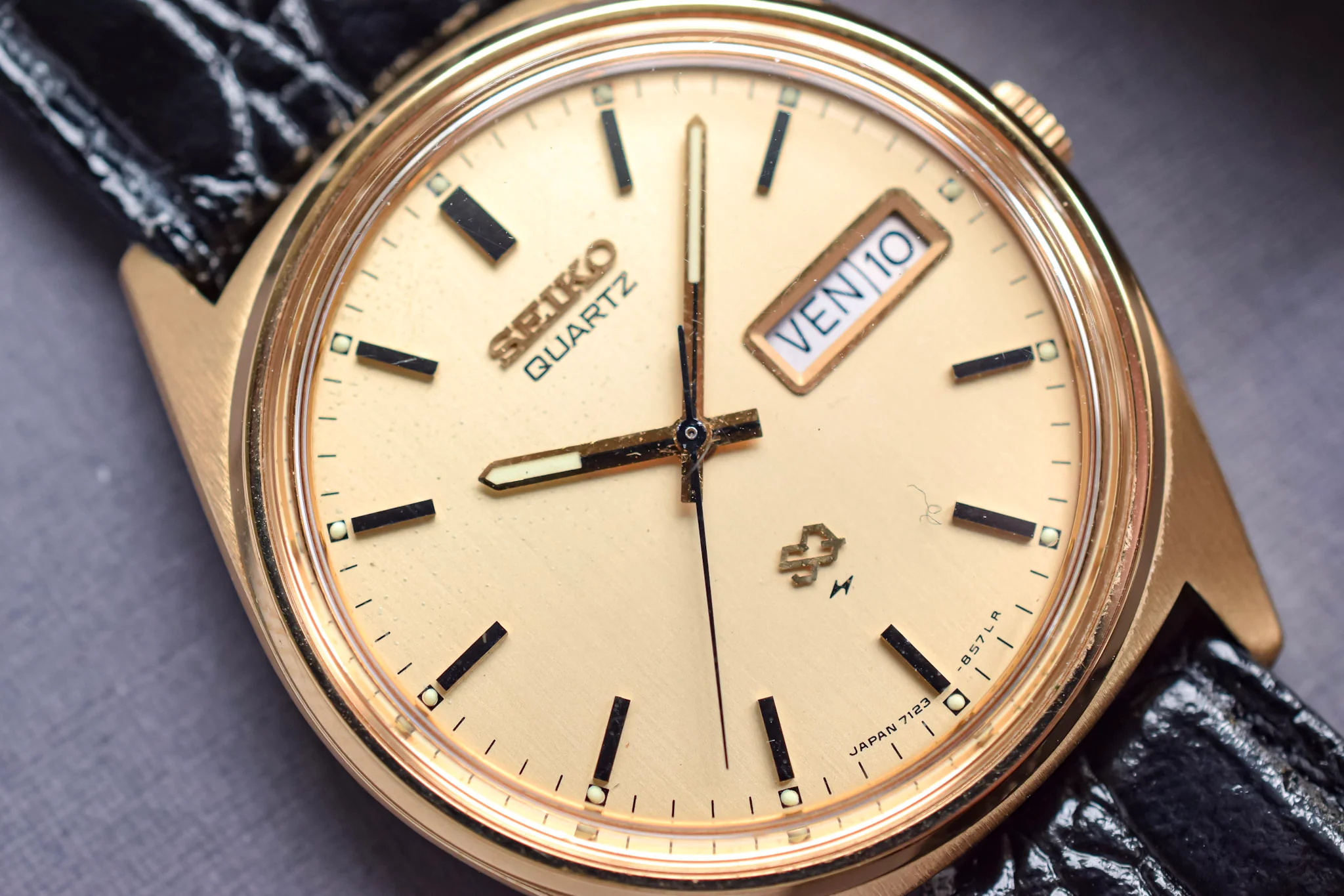 1981 Seiko SQ Champagne French Day-Date - Image 3