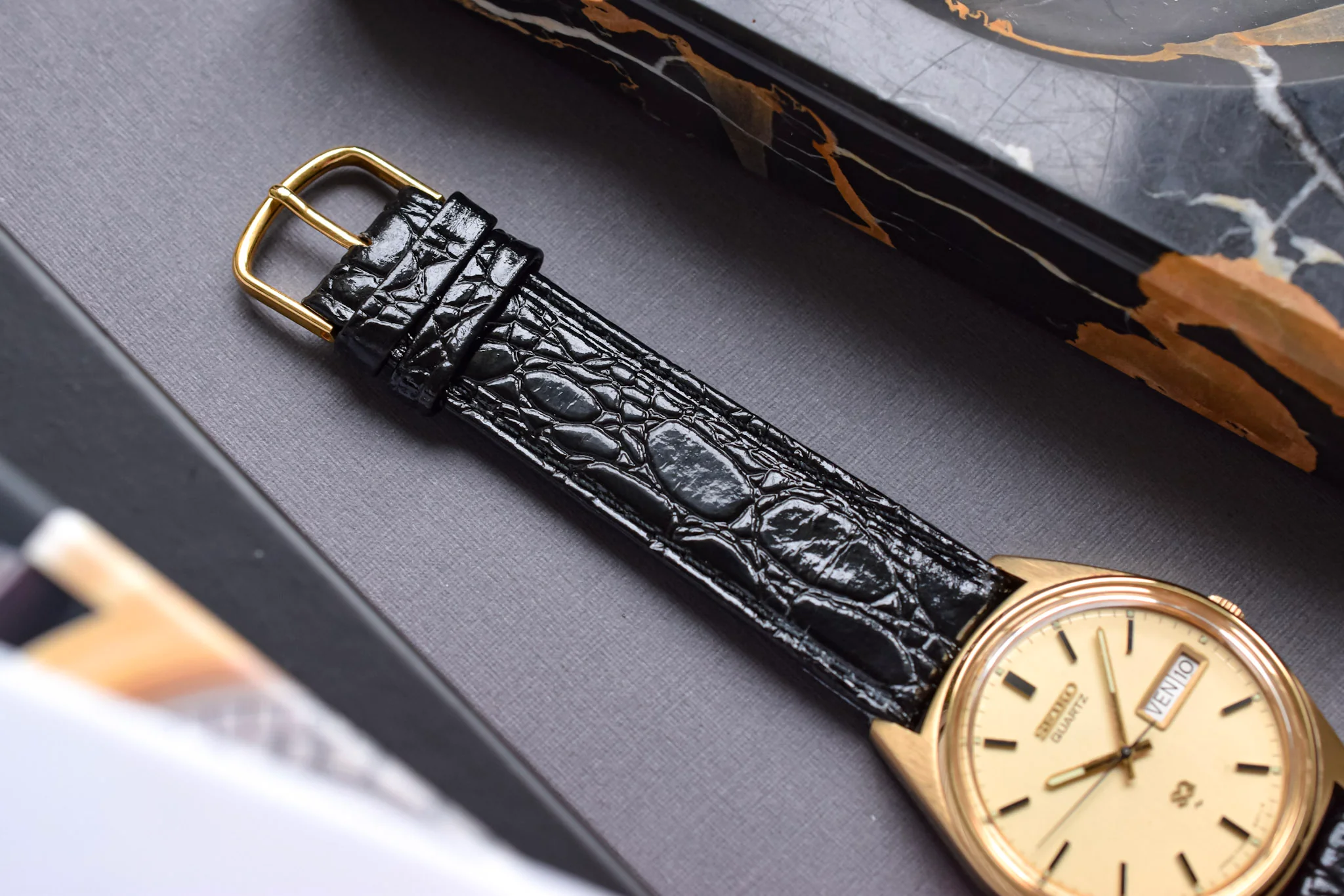 1981 Seiko SQ Champagne French Day-Date - Image 6