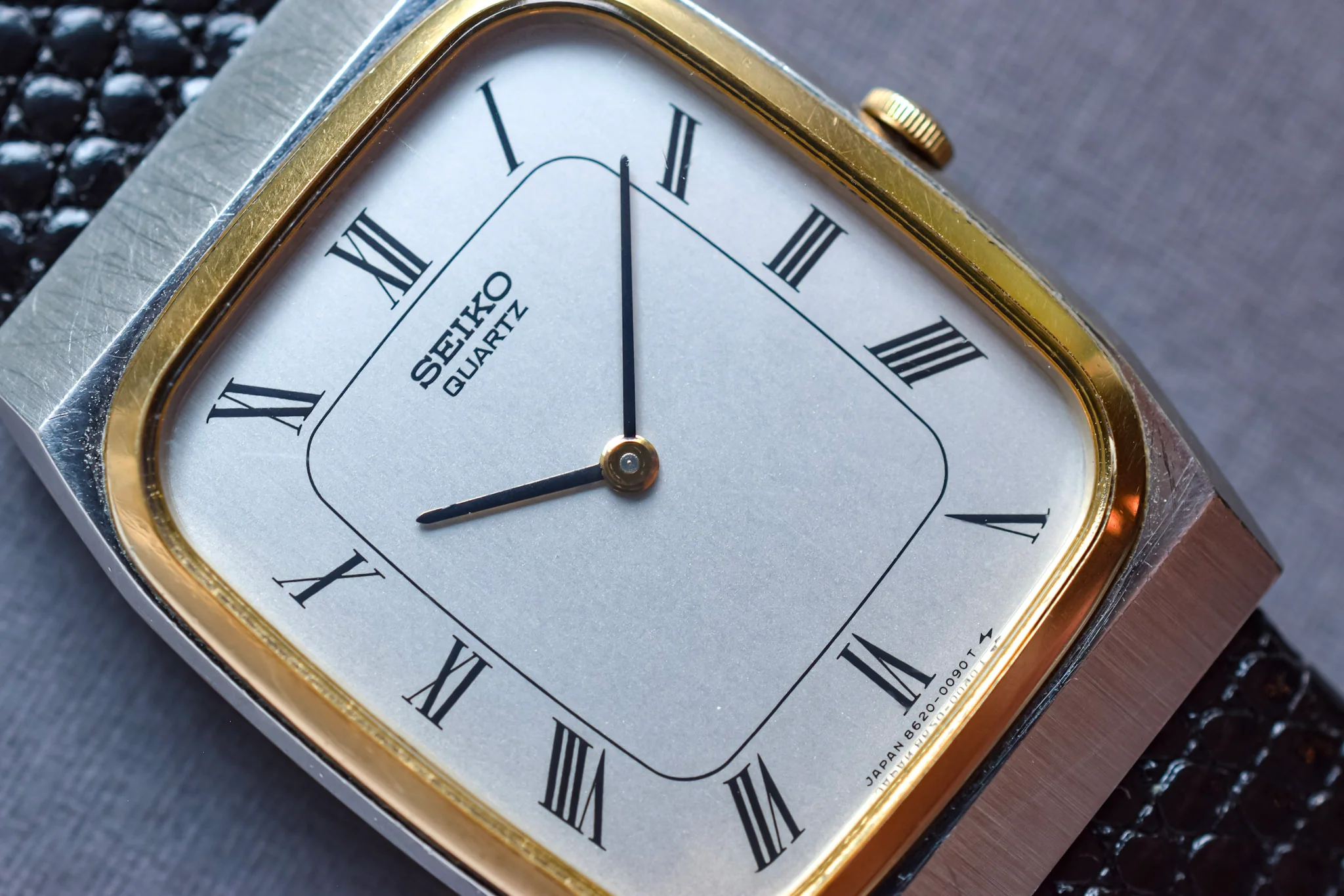 1981 Seiko Tonneau Silver Roman Dial - Image 3
