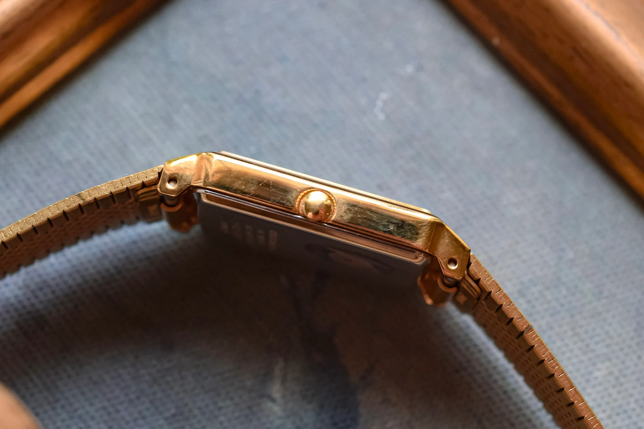 1982 Citizen CQ Hammered Black Dial Tank - Image 3