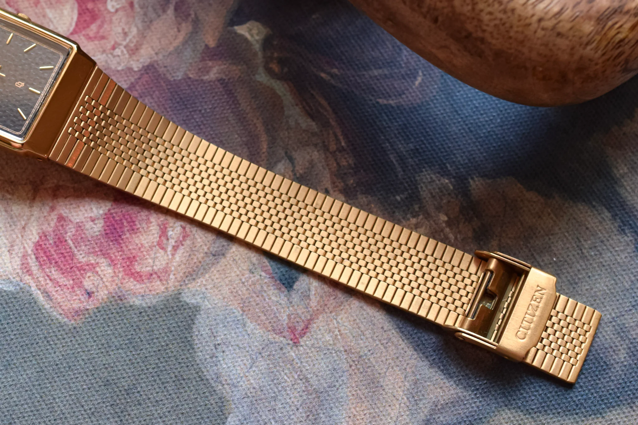 1982 Citizen CQ Hammered Black Dial Tank - Image 6