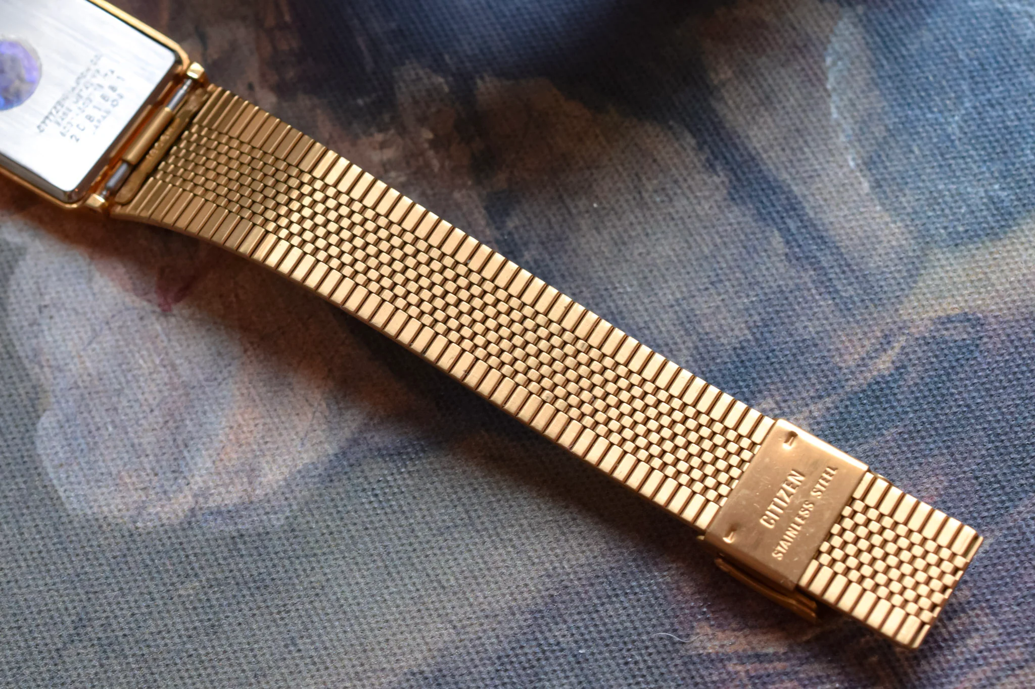 1982 Citizen CQ Hammered Black Dial Tank - Image 9