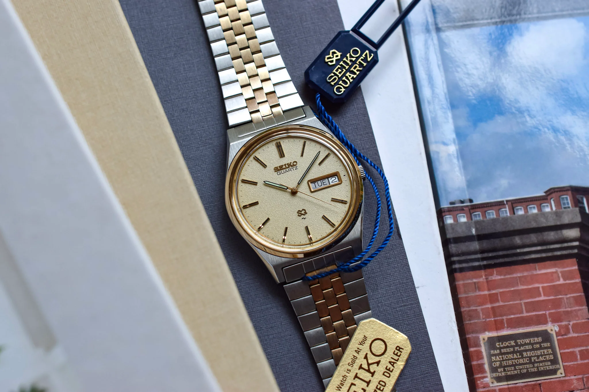 1982 NOS Seiko SQ Champagne Sparkle Dial Day-Date - Image 3