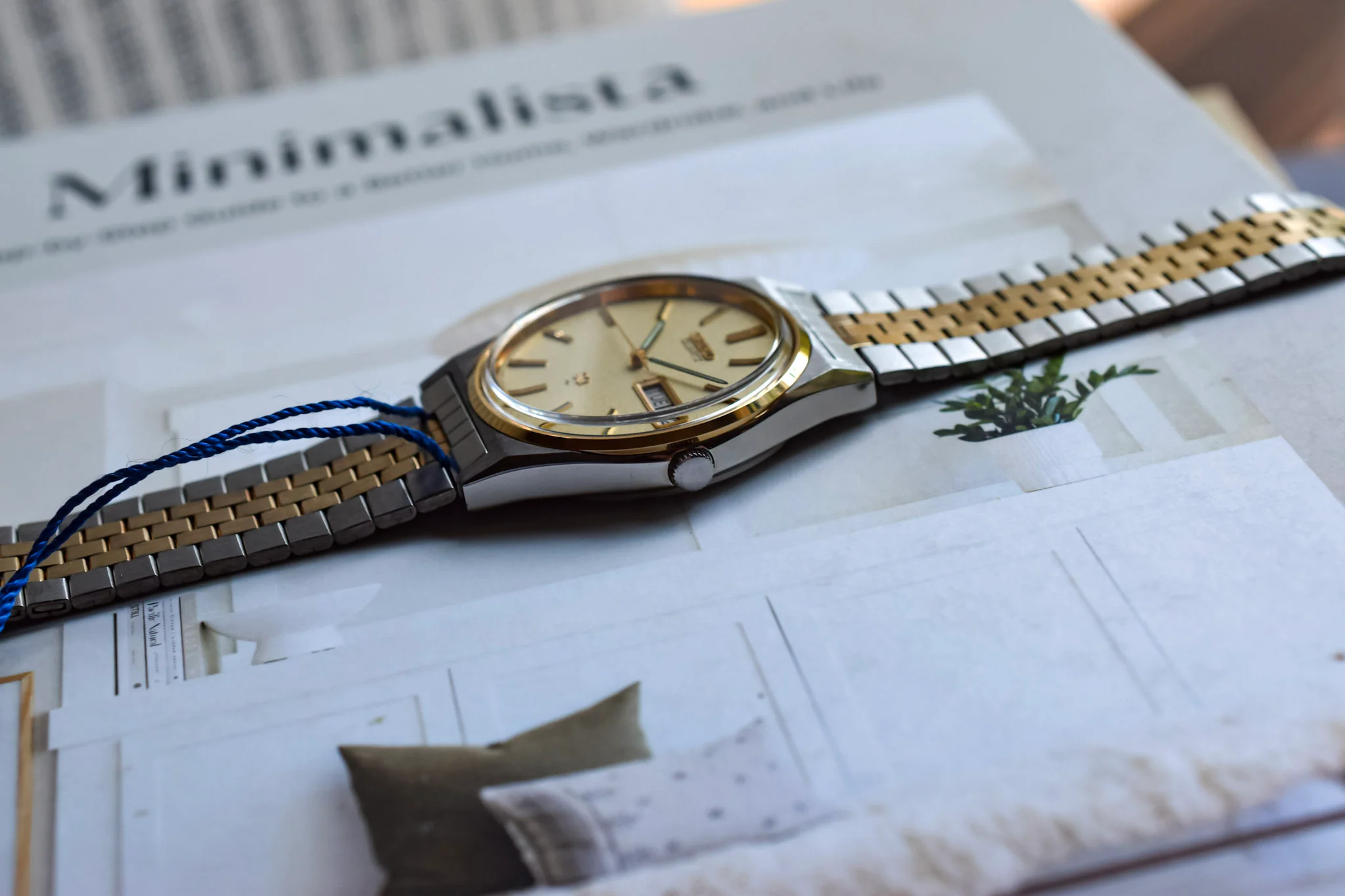 1982 NOS Seiko SQ Champagne Sparkle Dial Day-Date - Image 5
