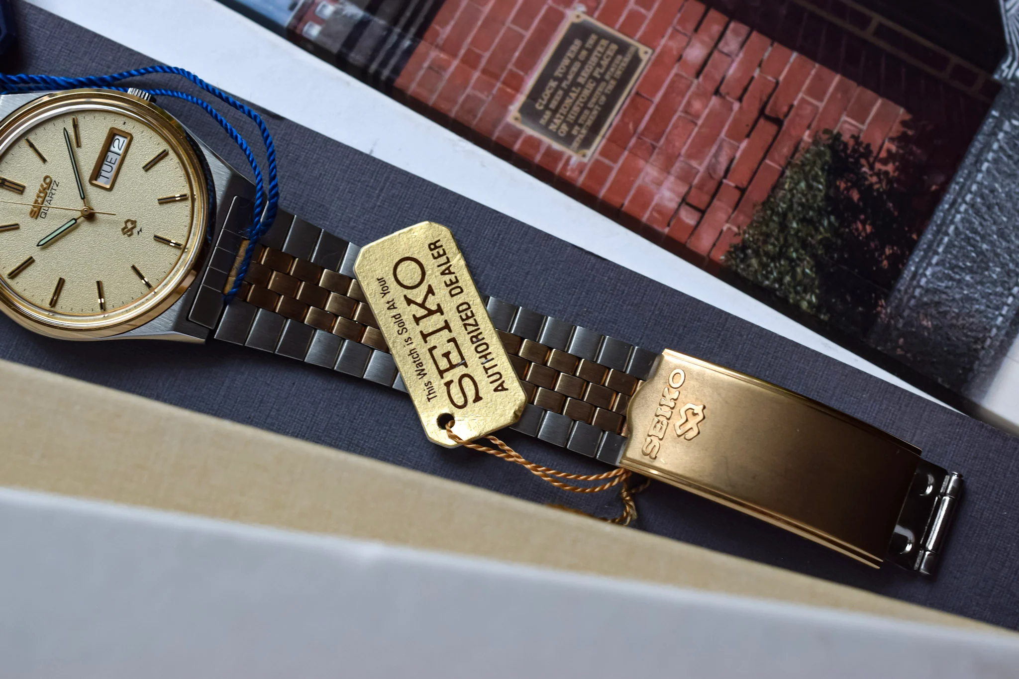 1982 NOS Seiko SQ Champagne Sparkle Dial Day-Date - Image 8