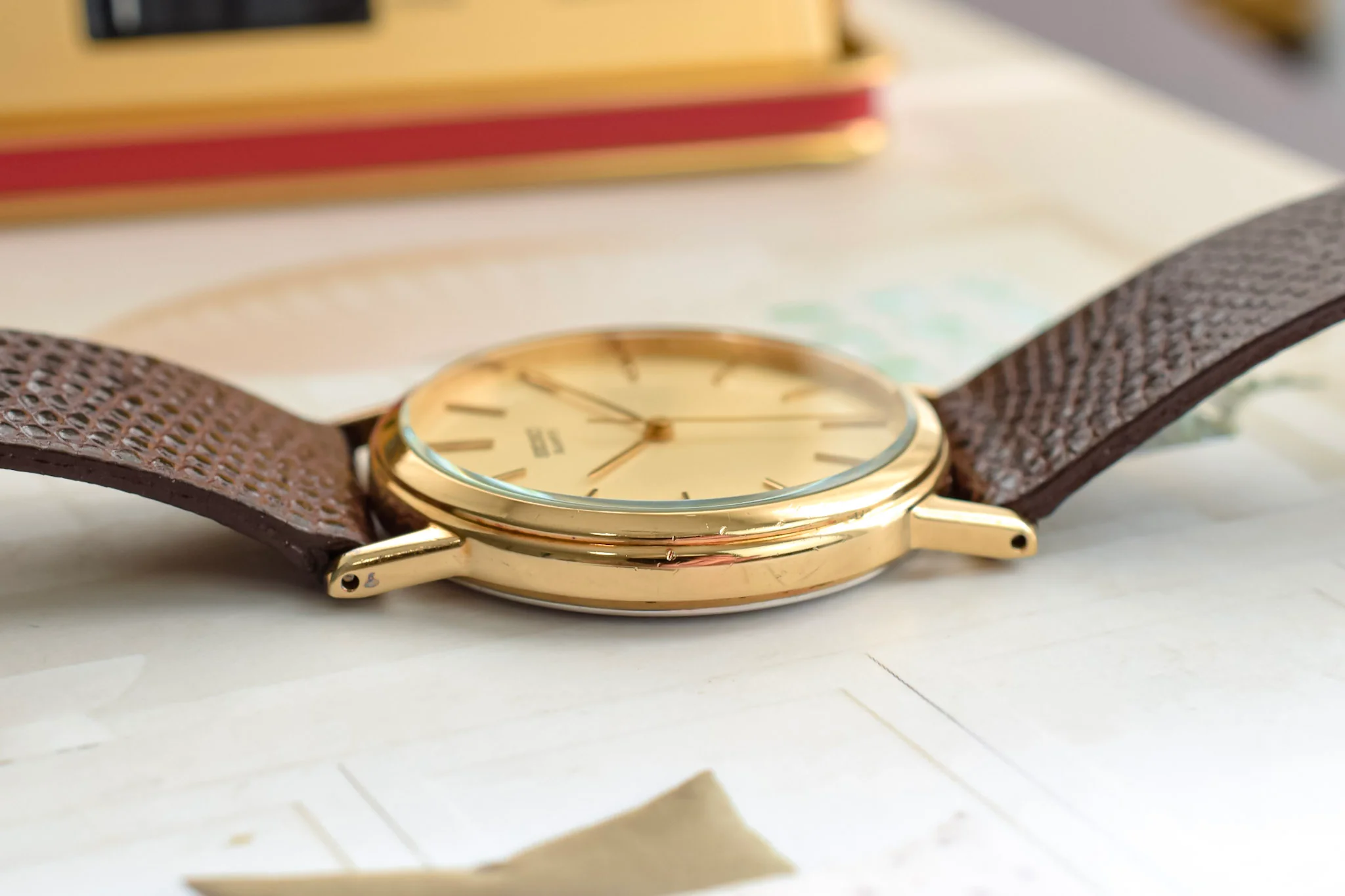 1982 Seiko Champagne Minimalist - Image 4