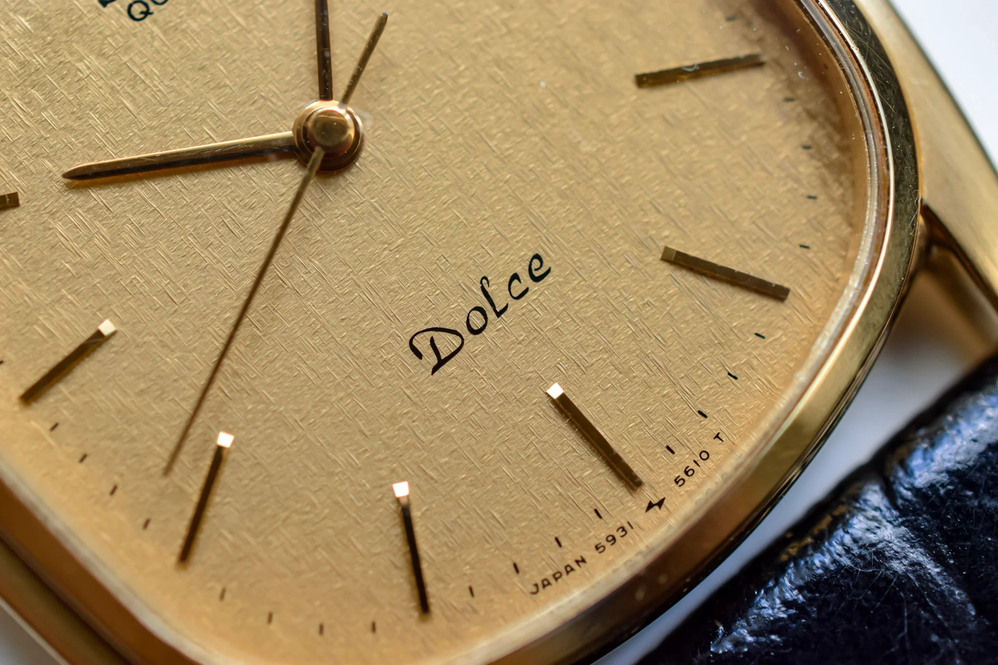 1982 Seiko Dolce Champagne Snowflake Ellipse - Image 3