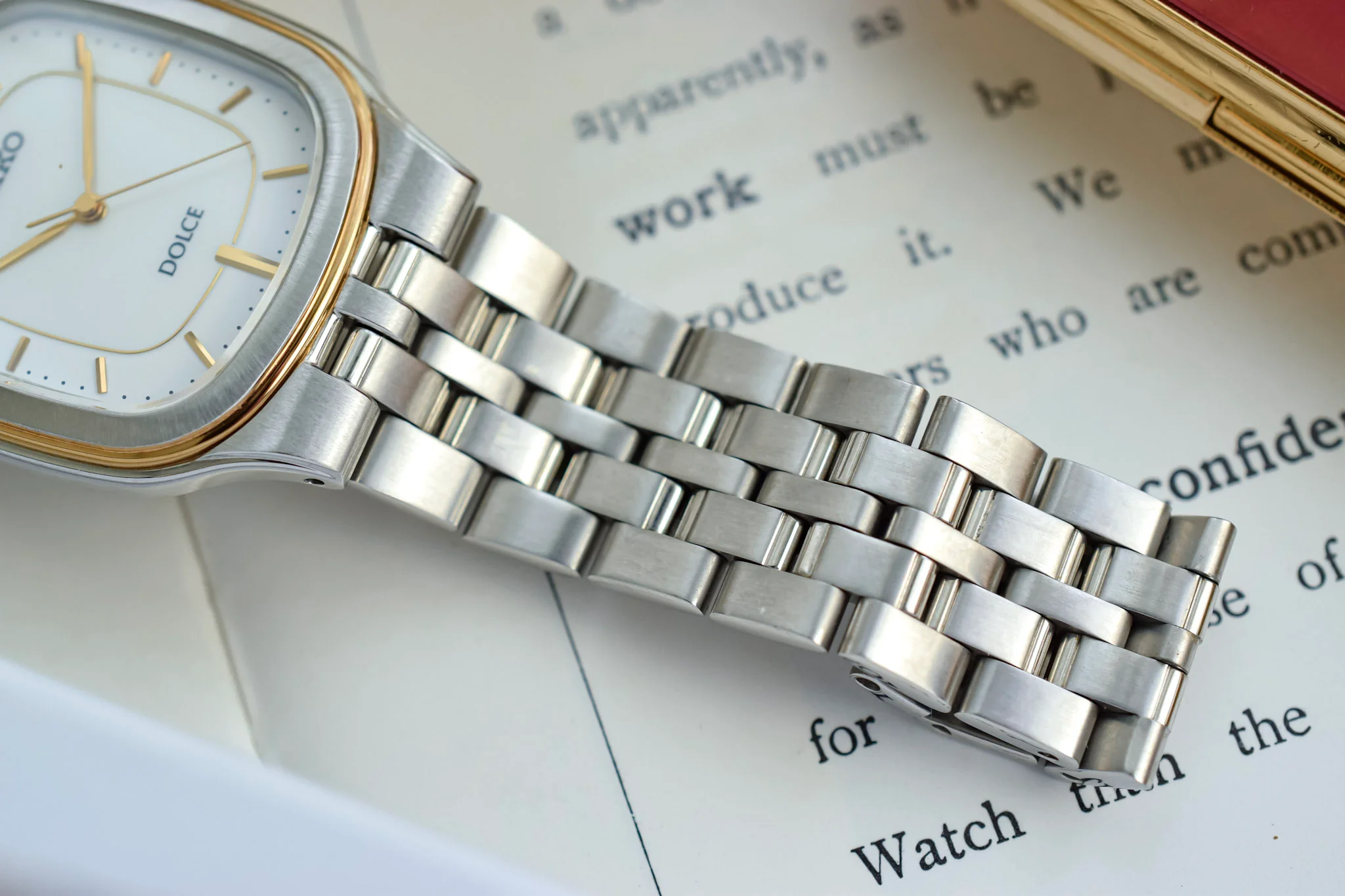 1982 Seiko Dolce Mother of Pearl Ellipse - Image 9