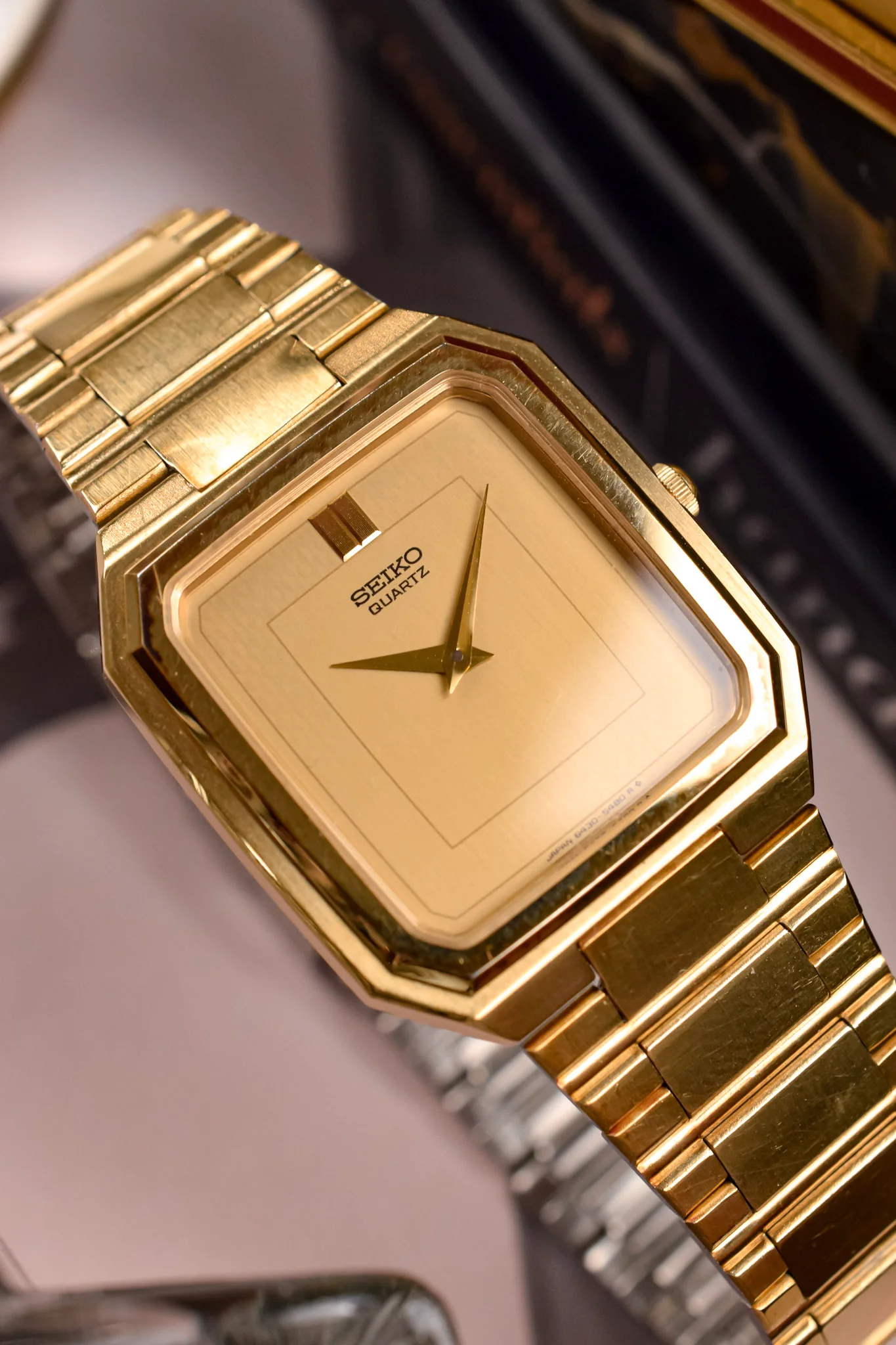 1982 Seiko Golden Geometric Motif Jumbo Octo - Image 3
