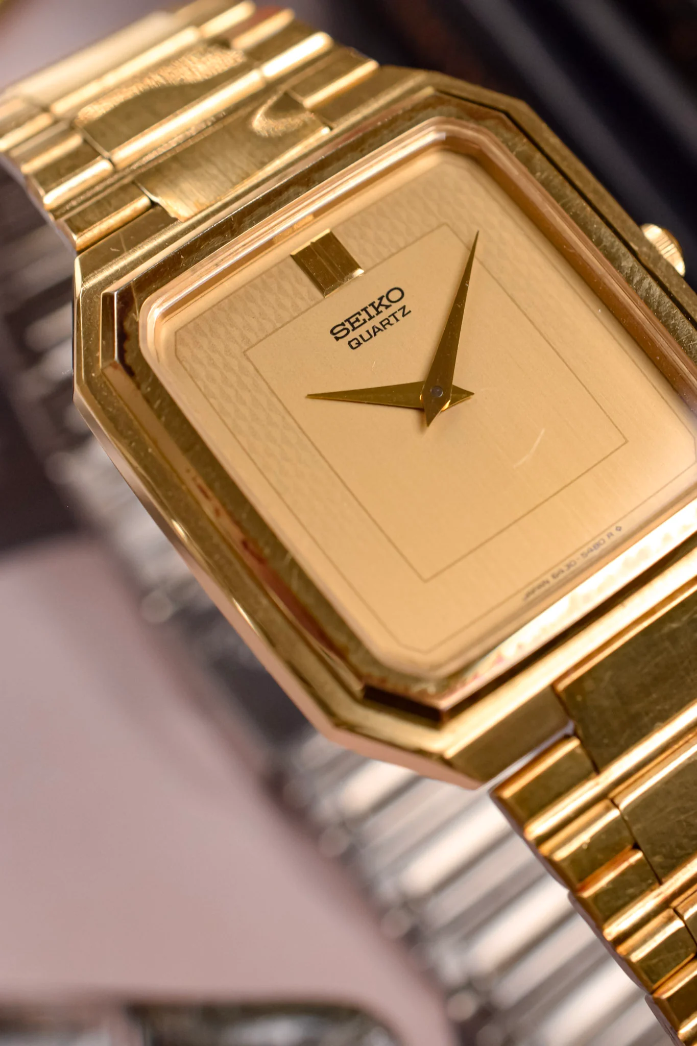 1982 Seiko Golden Geometric Motif Jumbo Octo - Image 4