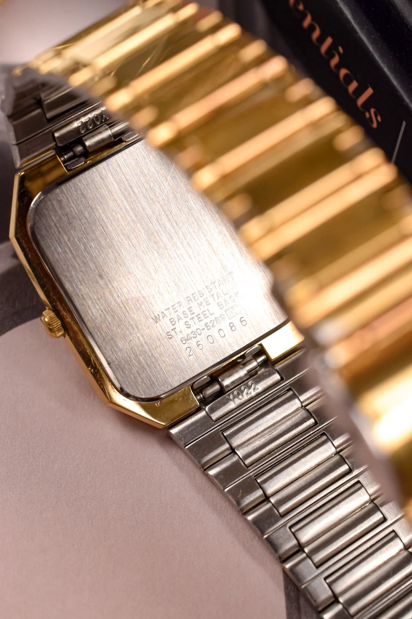 1982 Seiko Golden Geometric Motif Jumbo Octo - Image 8