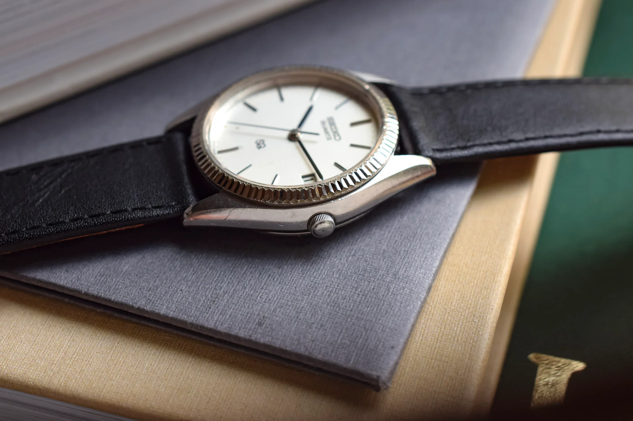 1982 Seiko SQ Steel with Palladium Plated Fluted Bezel - Image 4