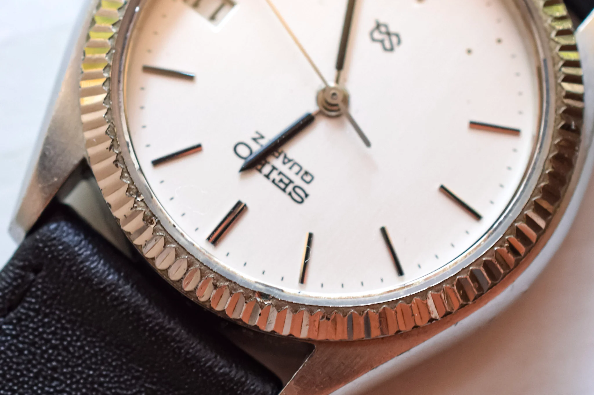 1982 Seiko SQ Steel with Palladium Plated Fluted Bezel - Image 6