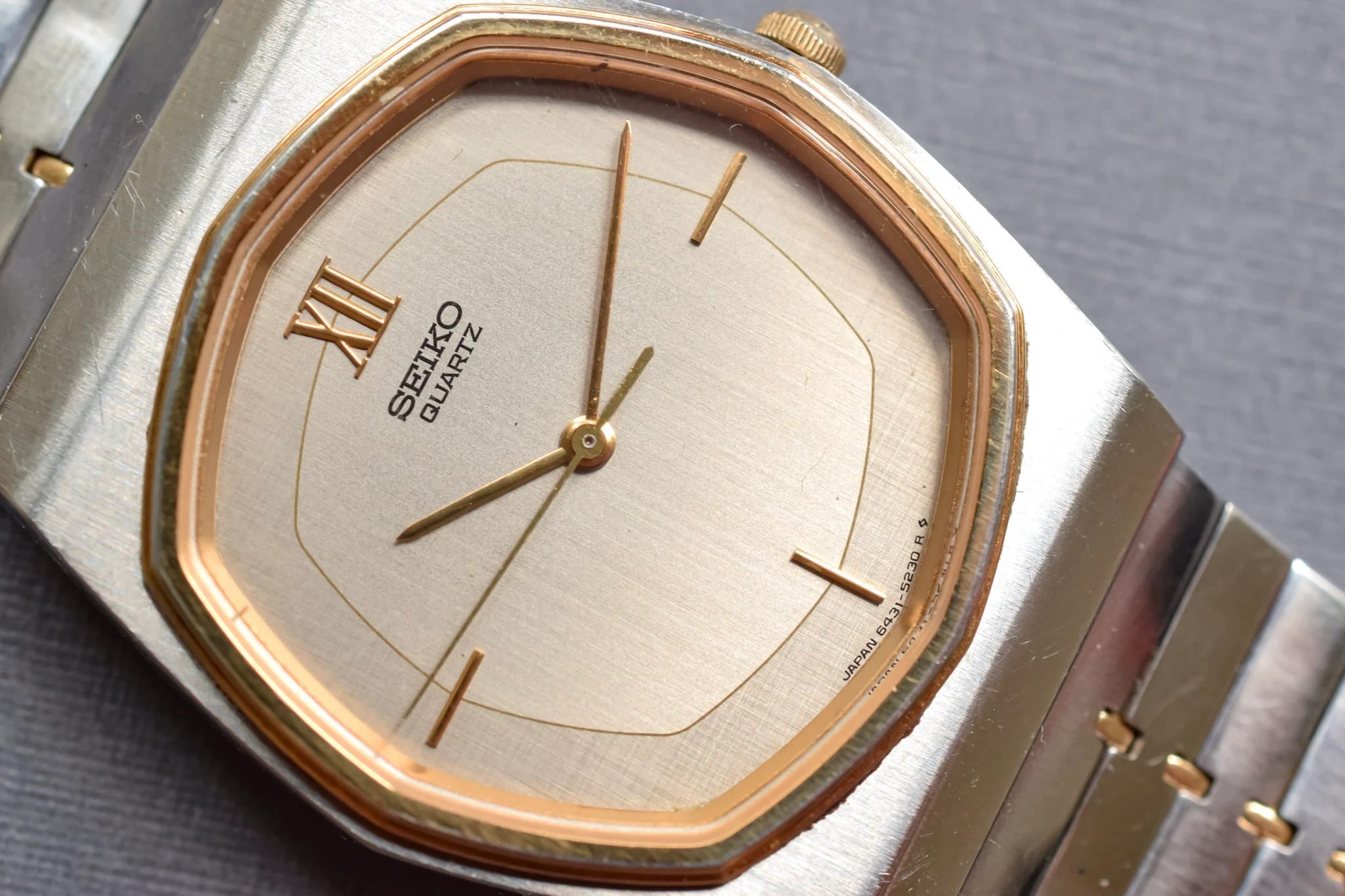 1982 Seiko Two Toned Hex - Image 3