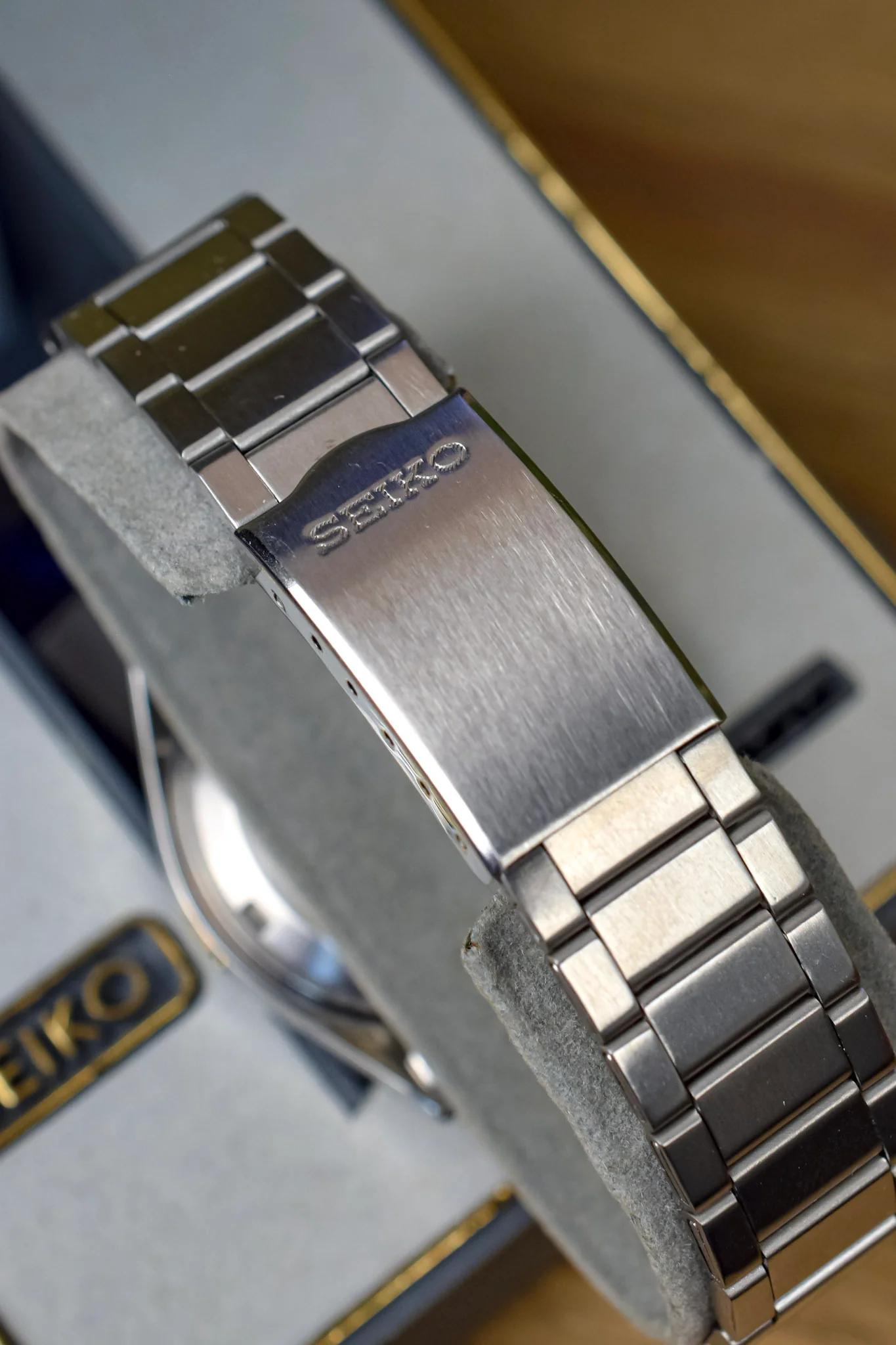 1983 Seiko 5 Automatic Honeycomb Day-Date - NOS - Image 7