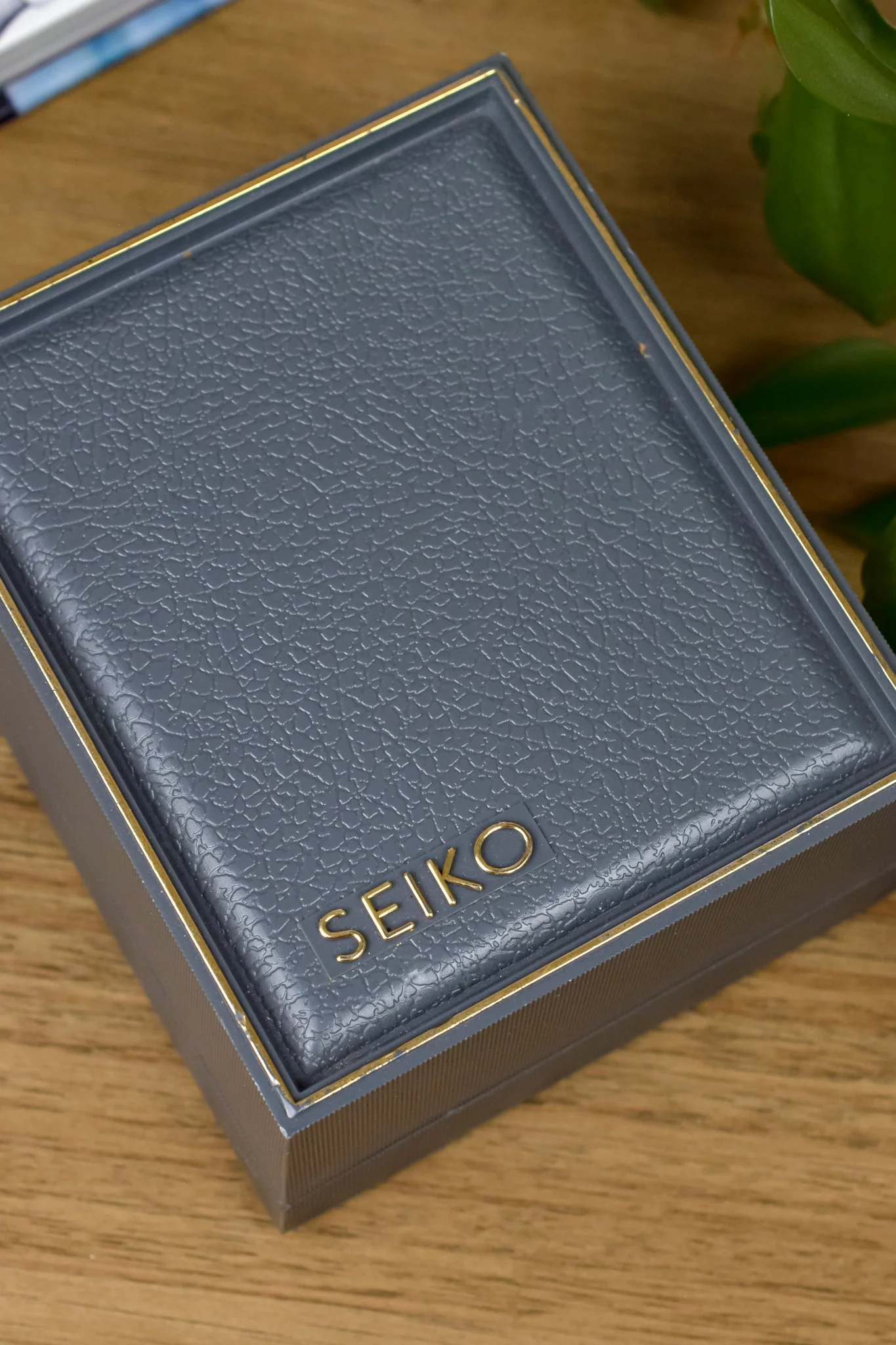 1983 Seiko 5 Automatic Honeycomb Day-Date - NOS - Image 9